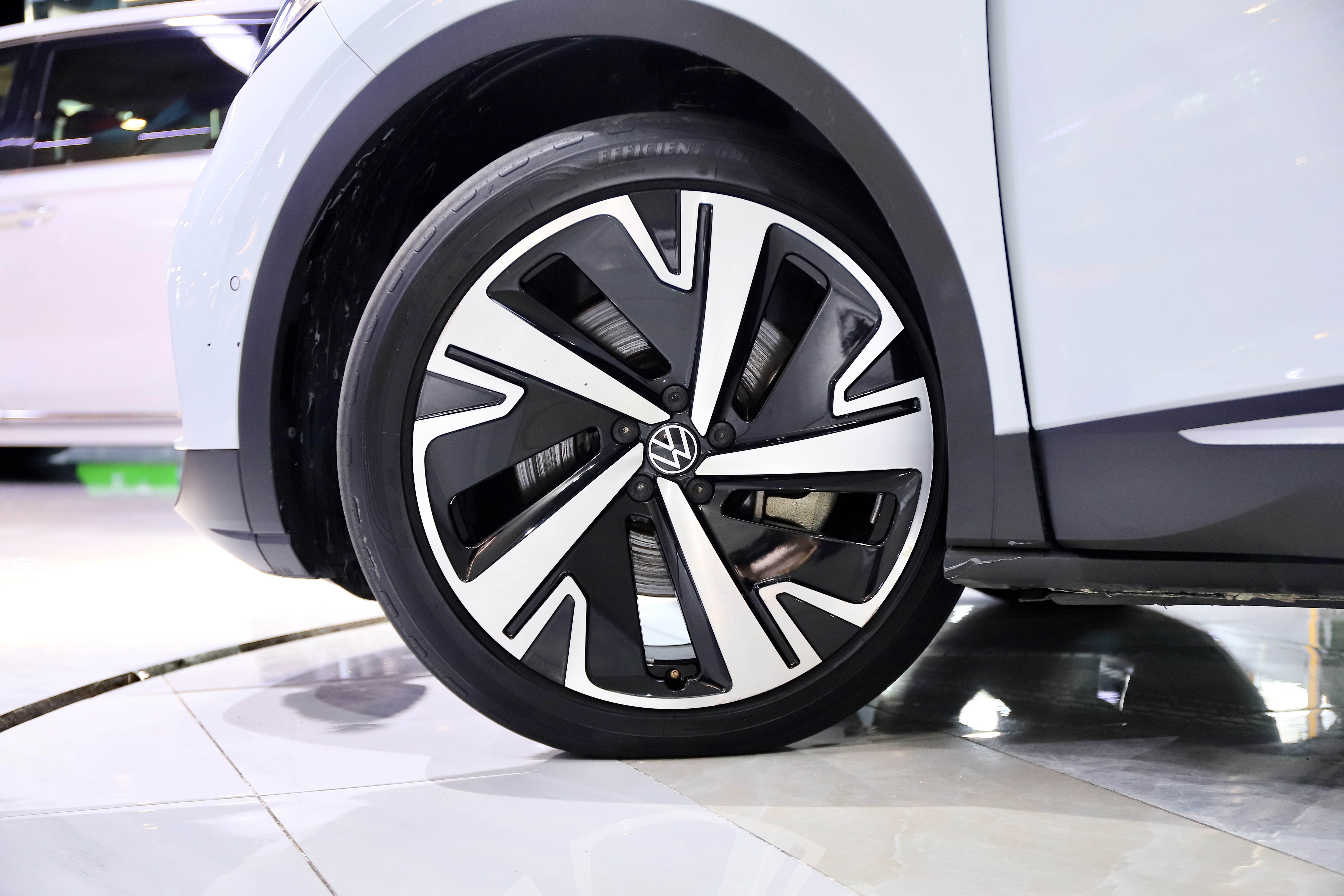 Volkswagen ID.4 X 2022 immagine di auto #11