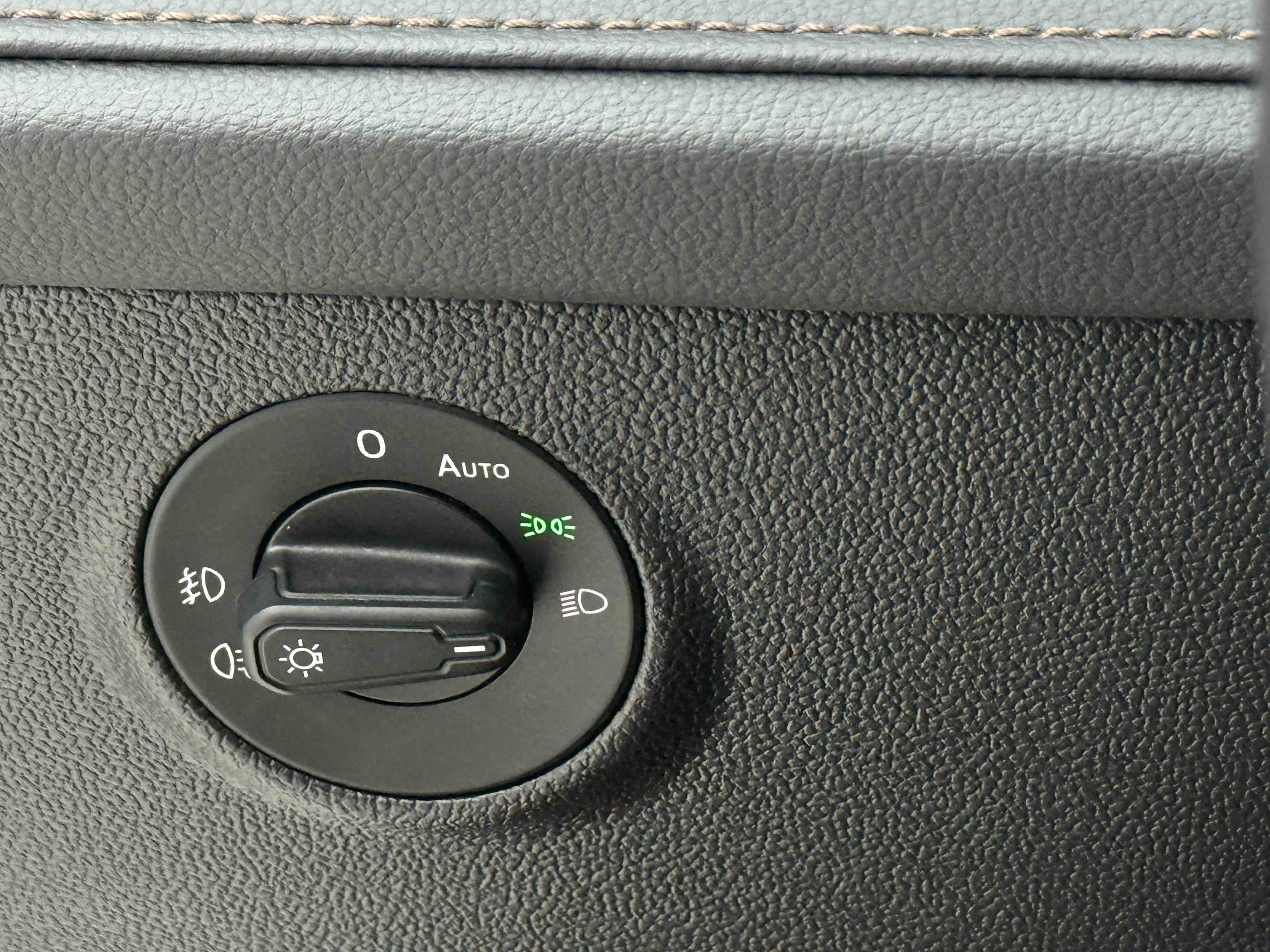 Volkswagen Tharu 2022 immagine di auto #11