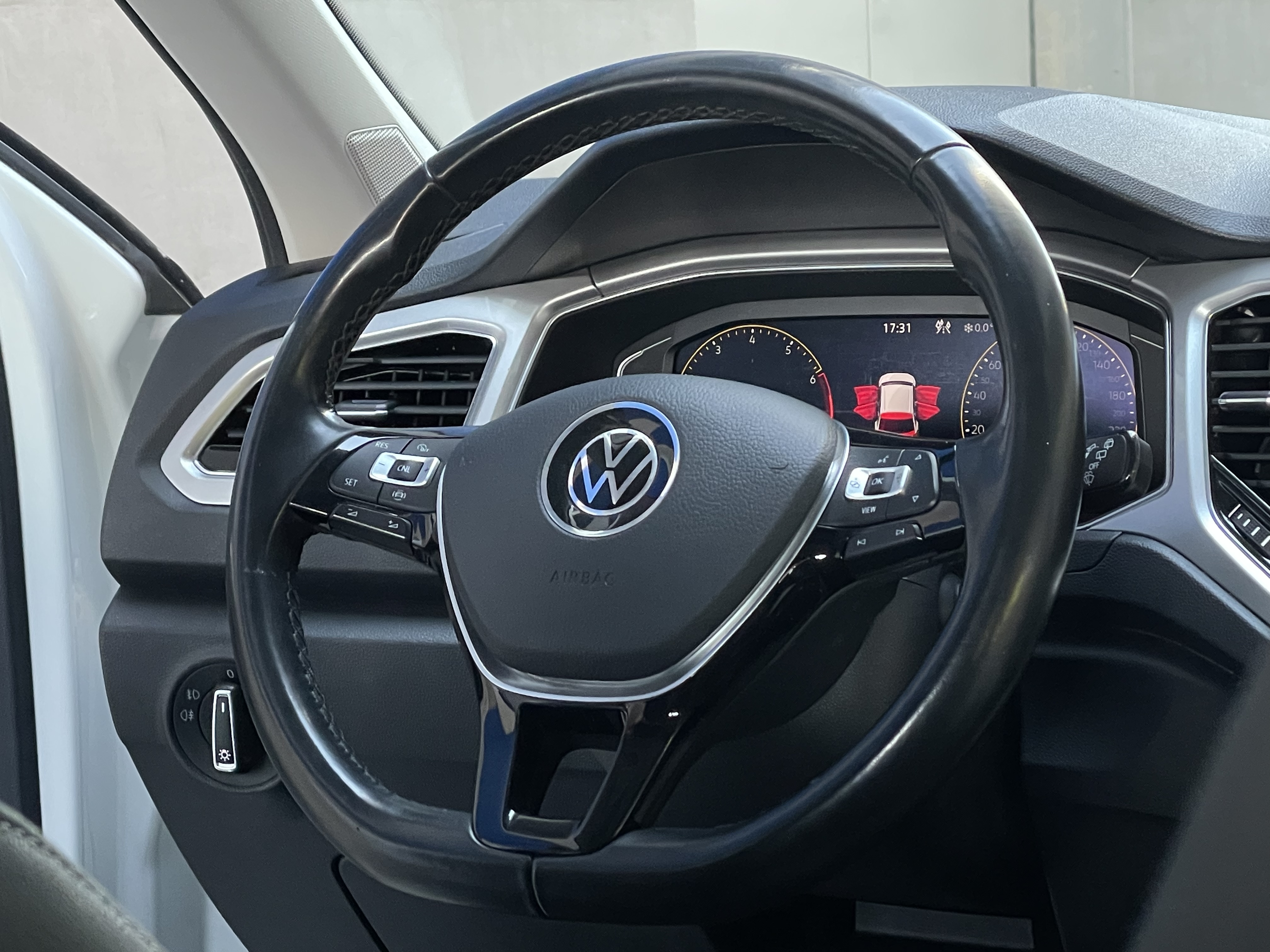 Volkswagen T-Roc 2022 car image #11