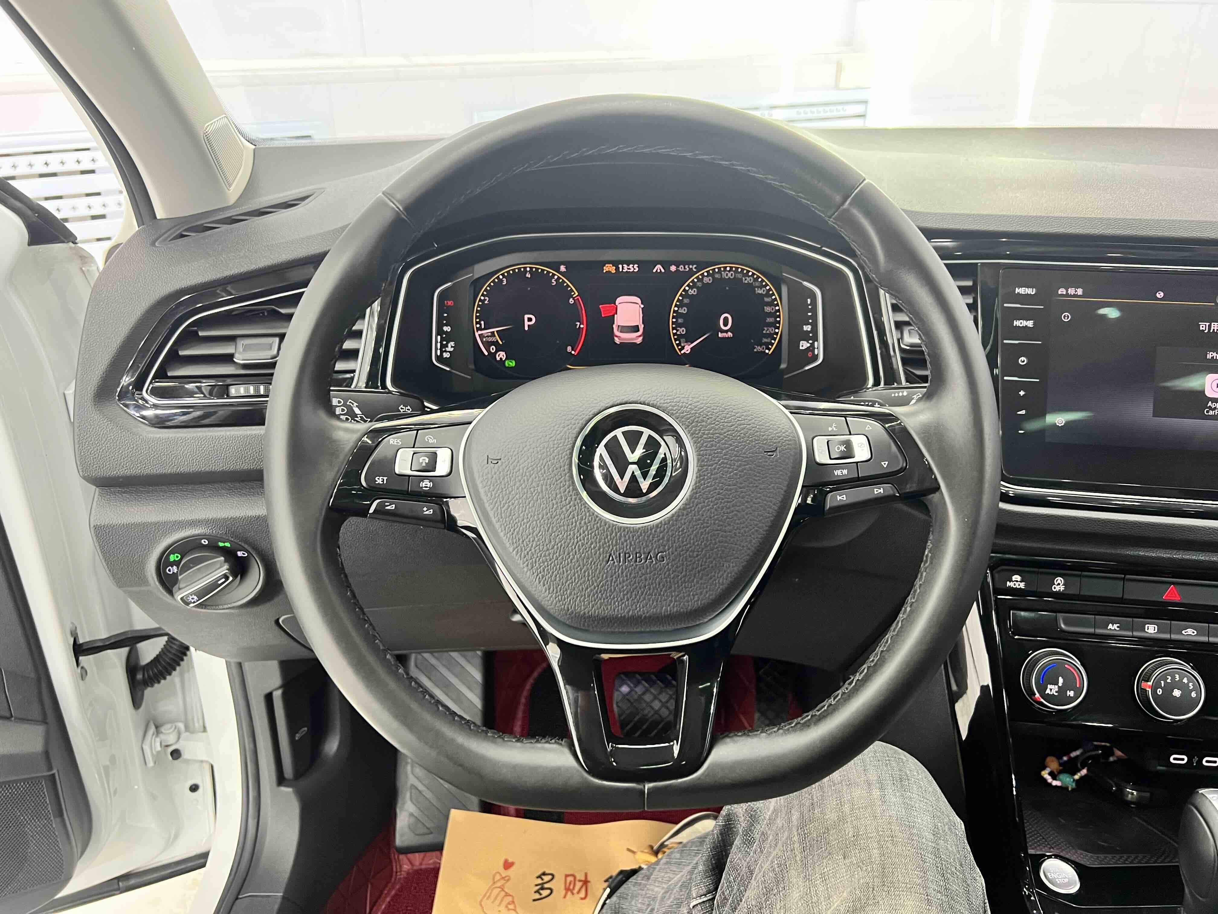 T-Roc 2023 car image #11
