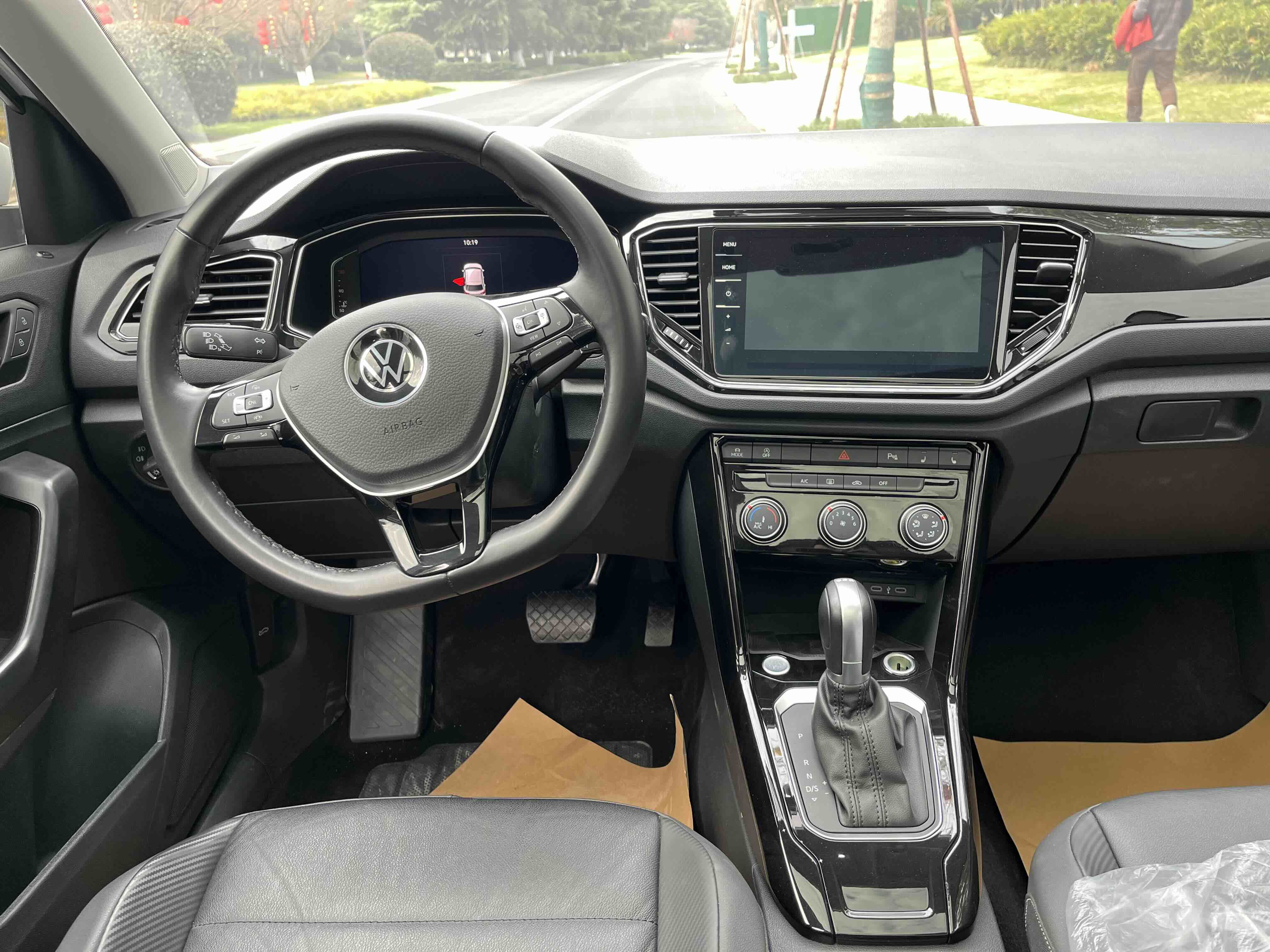 T-Roc 2023 car image #11