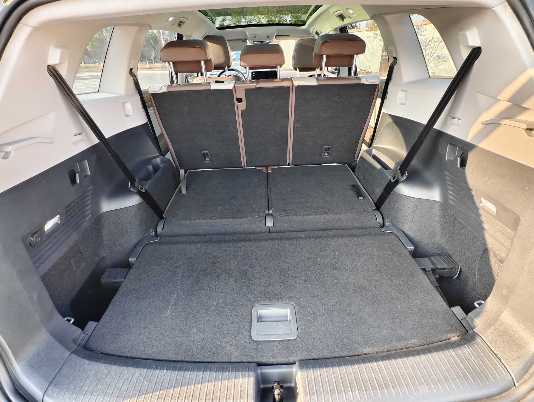 Volkswagen ID.6 X 2022 car image #11