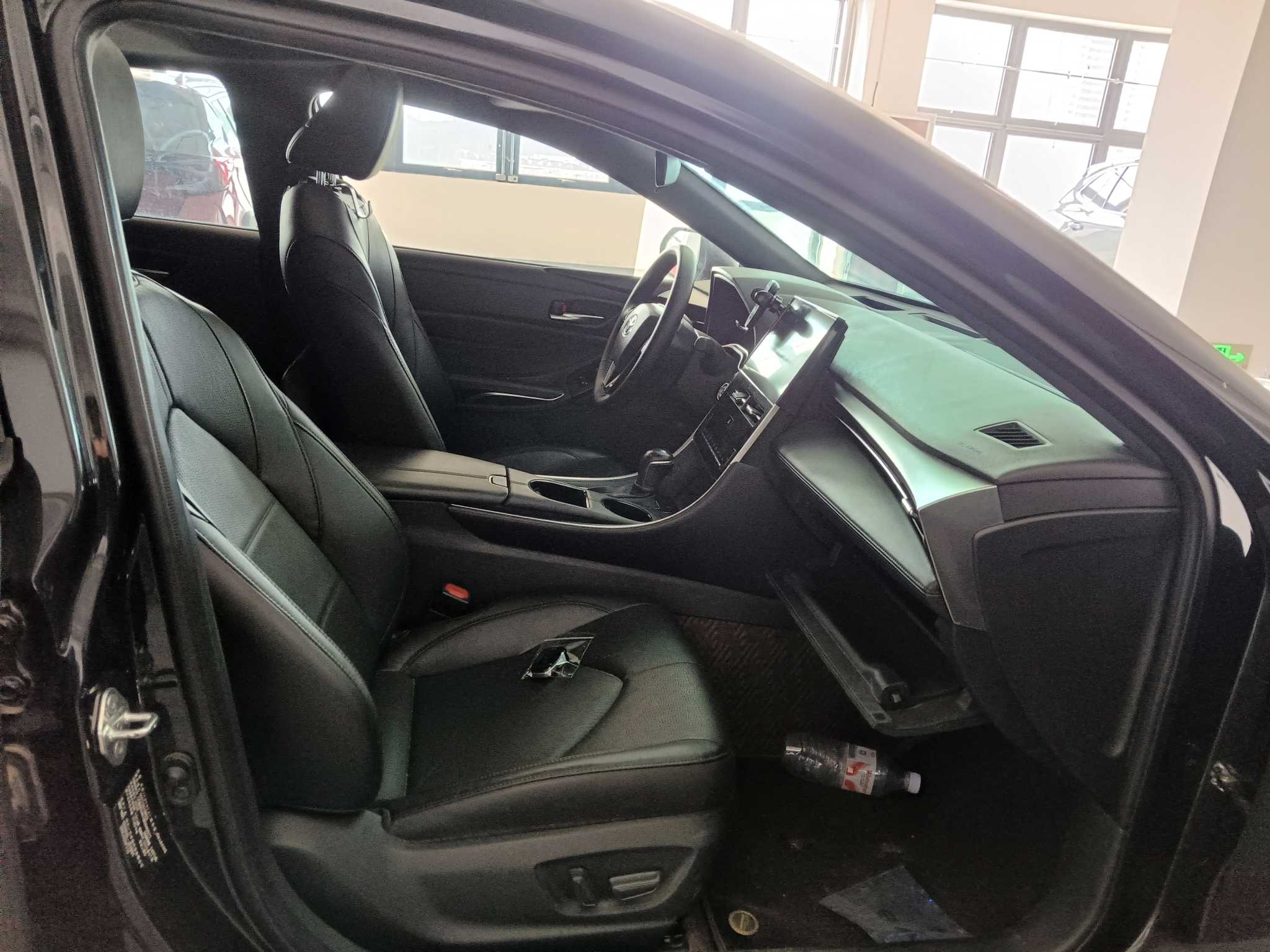 Toyota Avalon 2023 car image #11