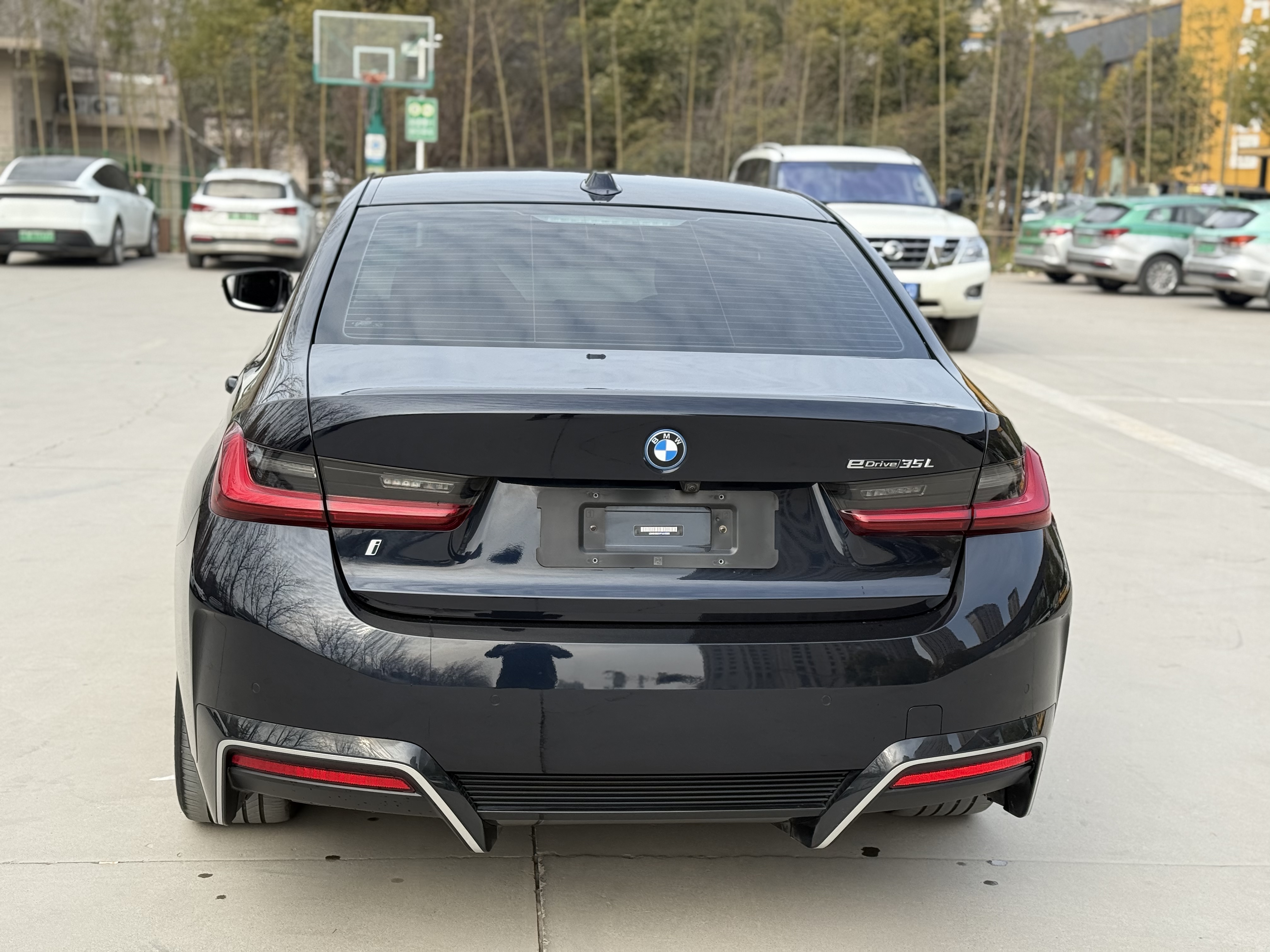 BMW i3 2023 car image #11