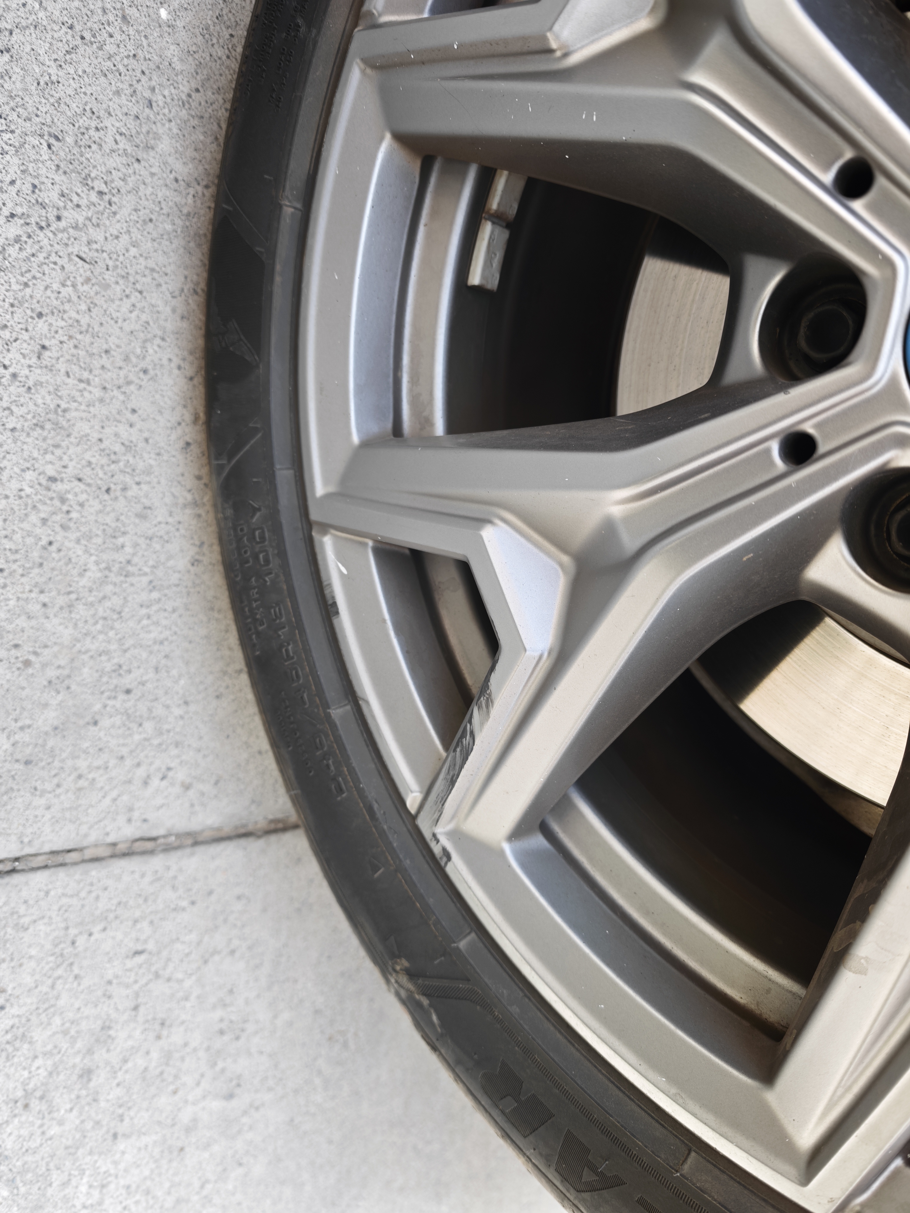 BMW i3 2023 car image #11