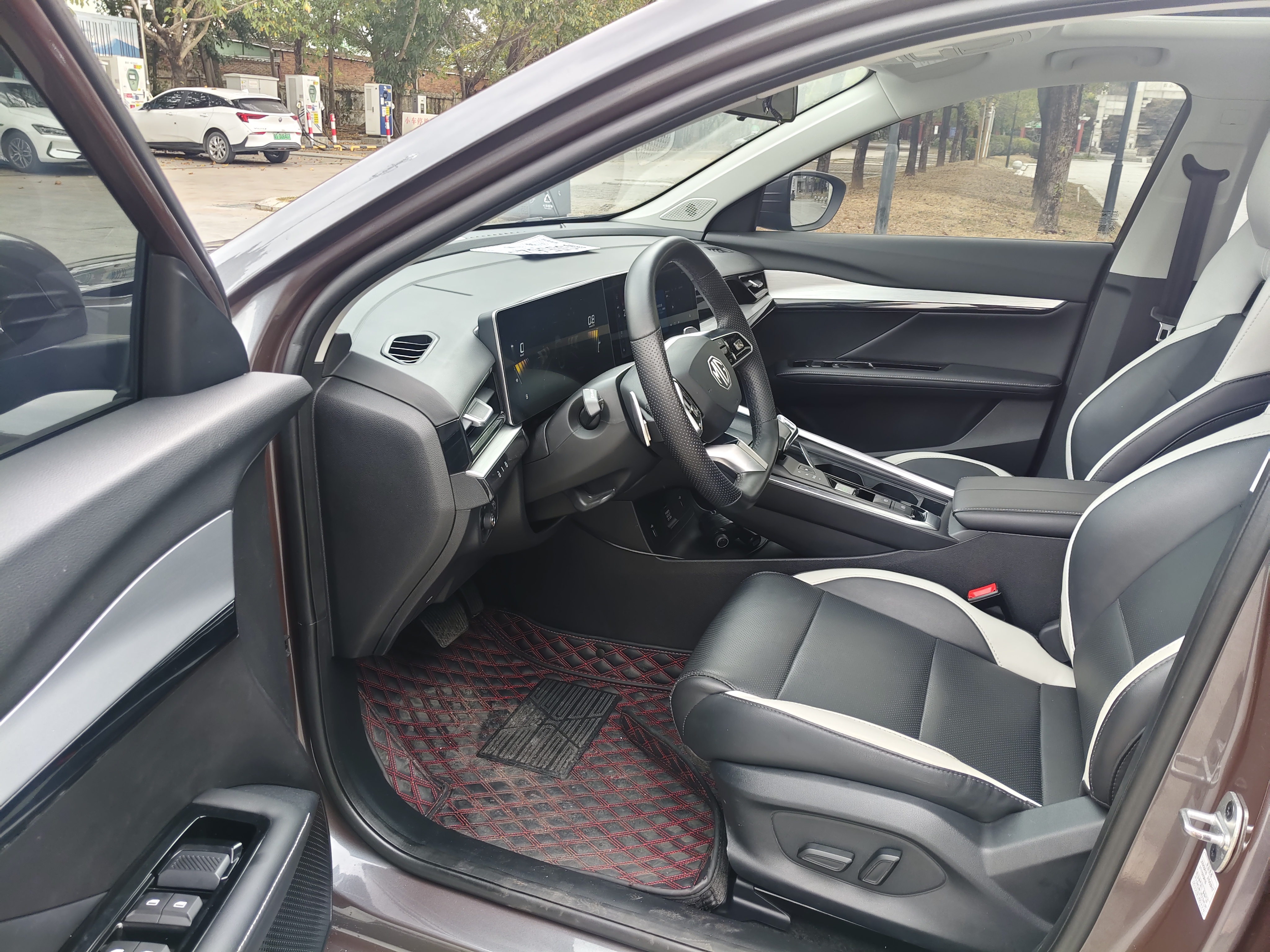 5 Scorpio 2023 car image #11