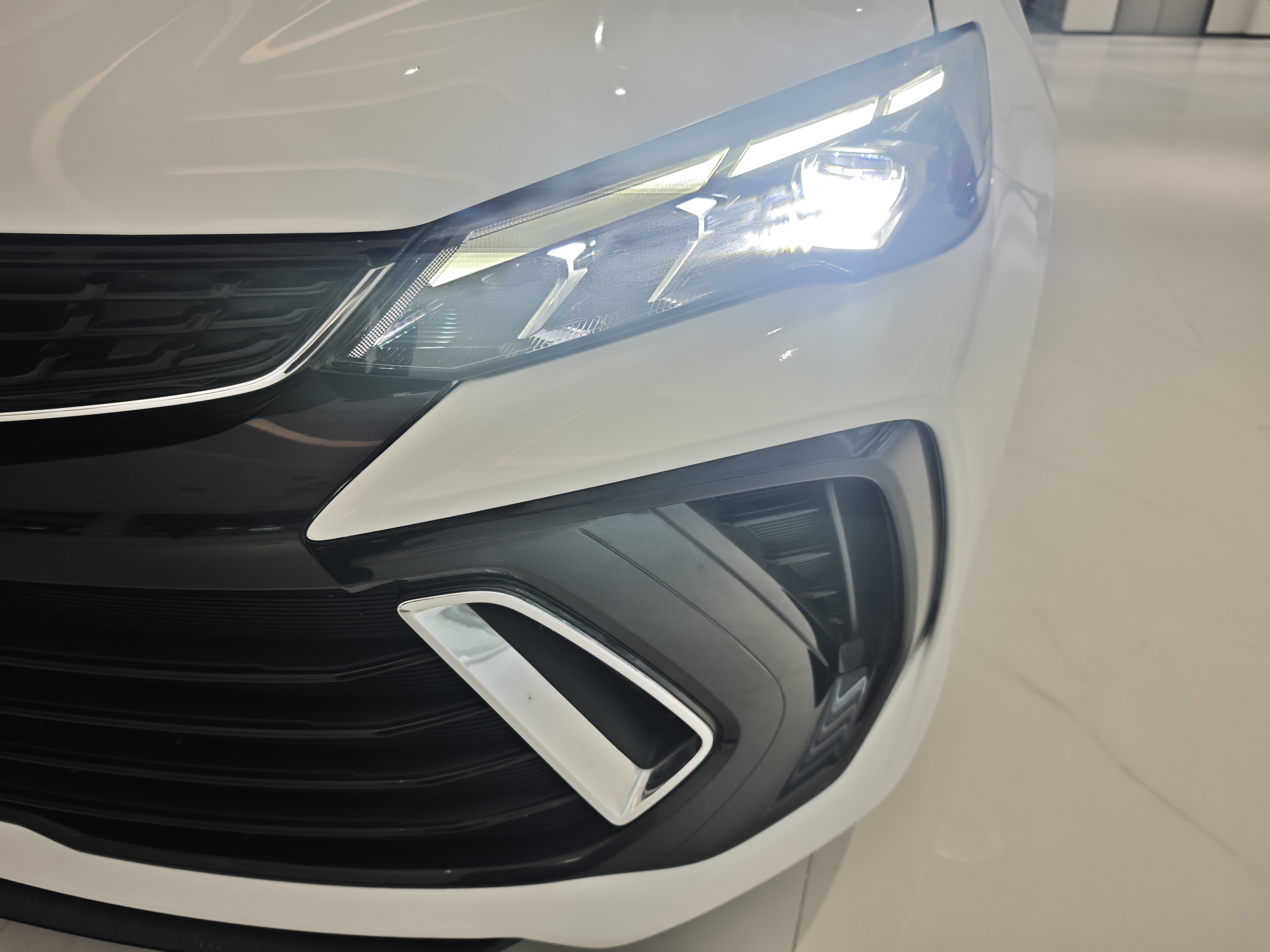 GEELY Binray 2023 car image #11