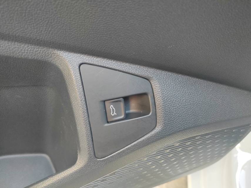 Volkswagen Sagitar 2022 car image #11