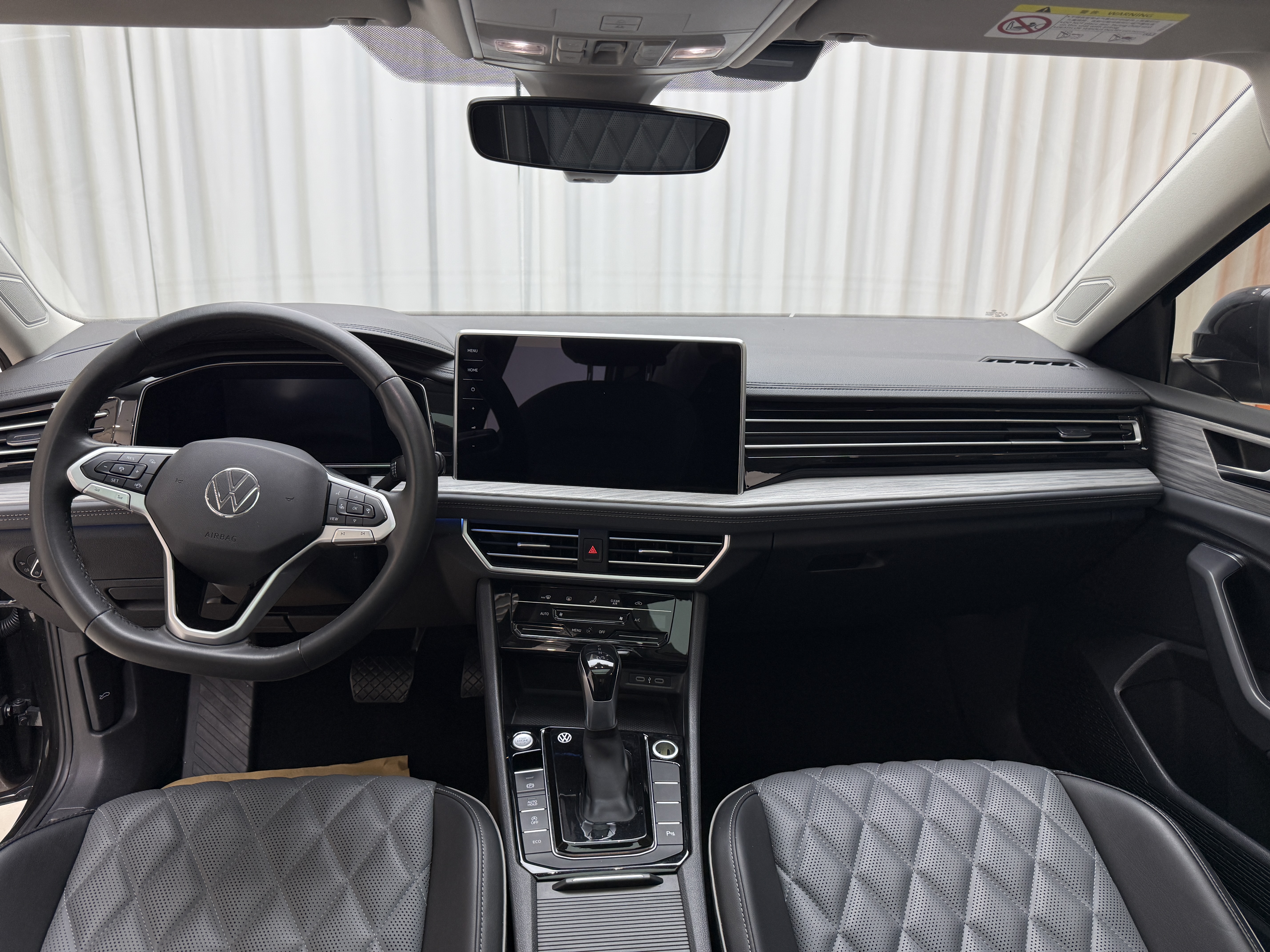 Volkswagen Sagitar 2022 car image #11