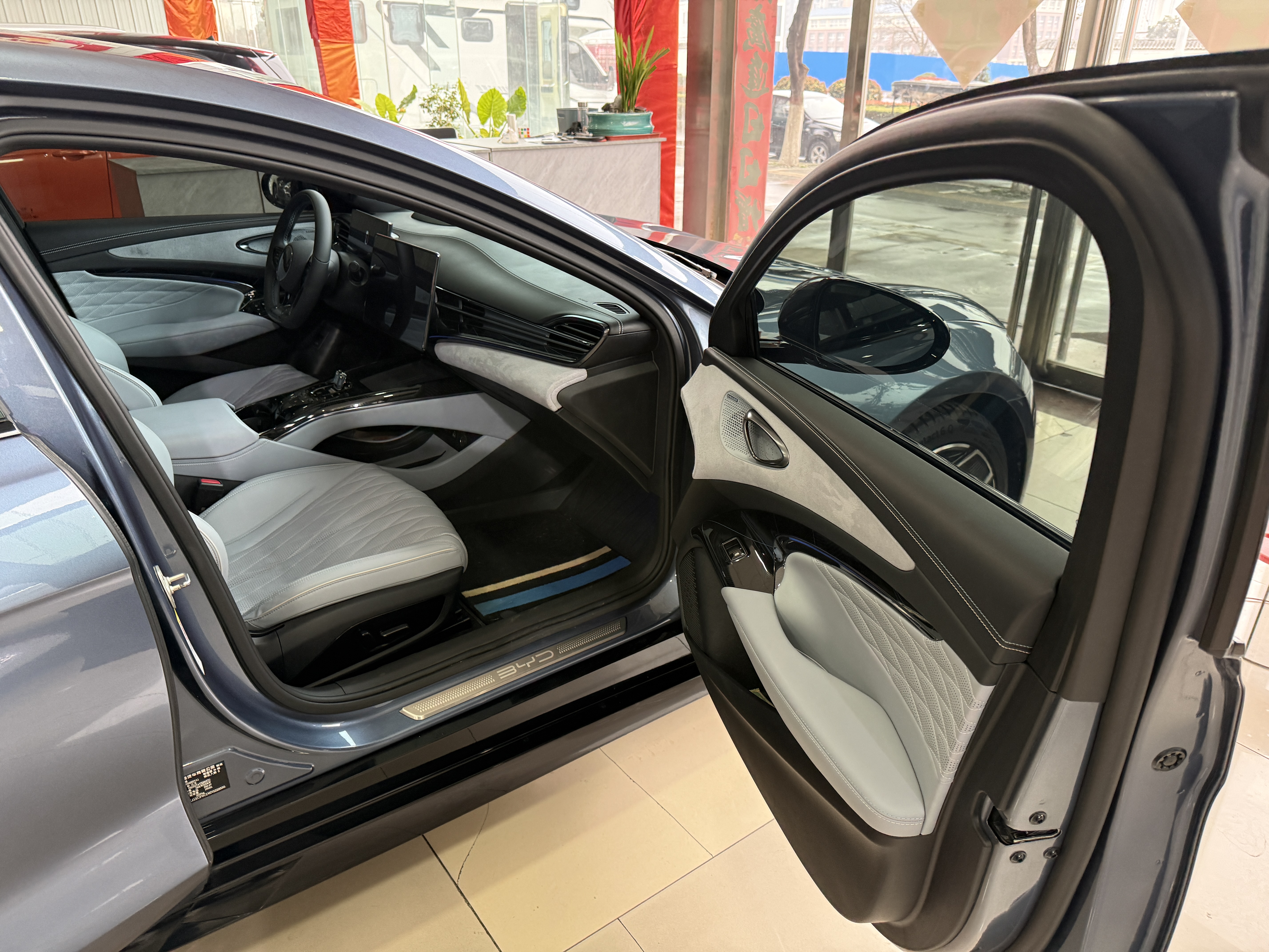 BYD Seal 2023 immagine di auto #11