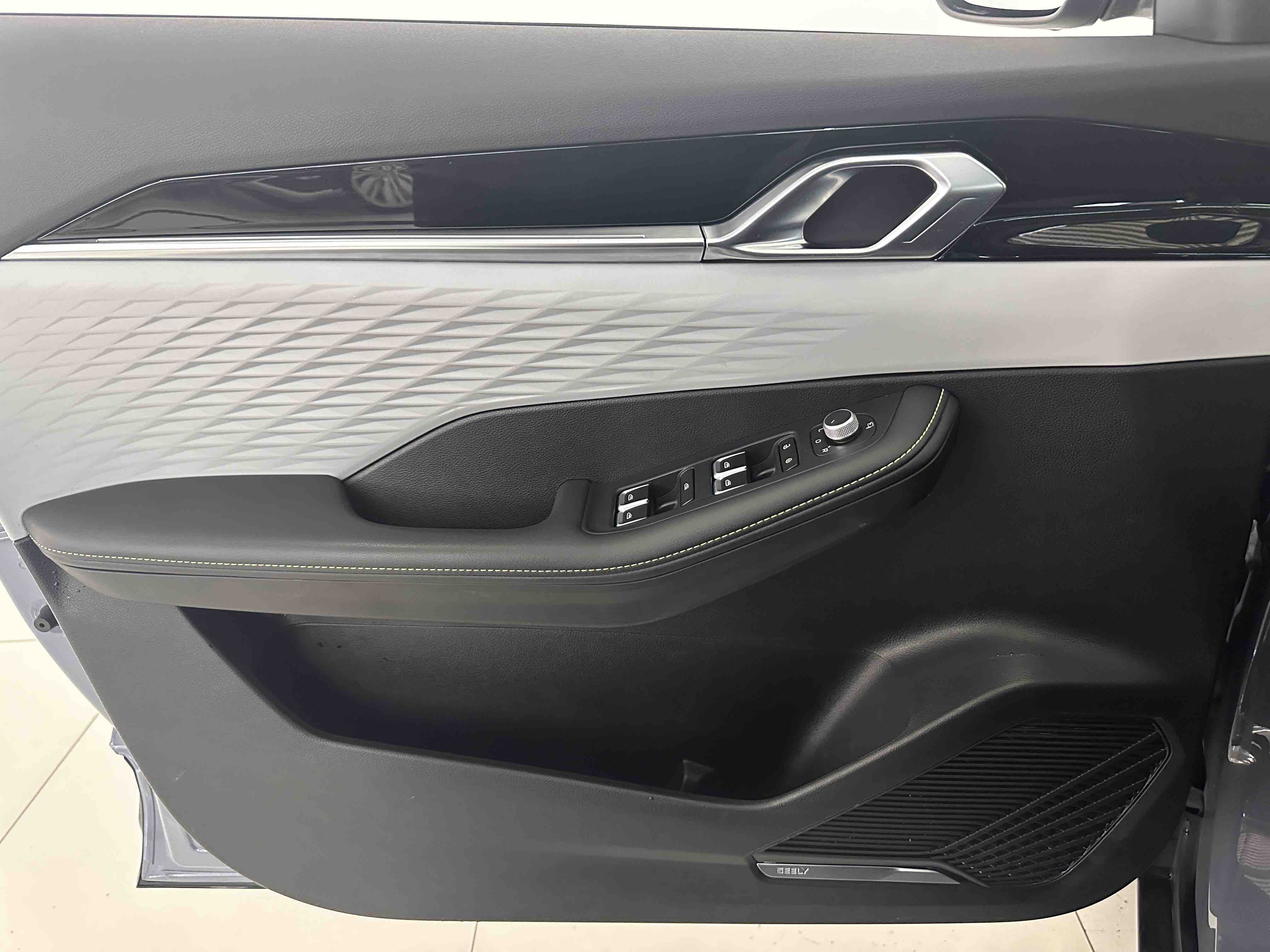 GEELY Coolray 2023 #11 GEELY Coolray 2023 car image #11