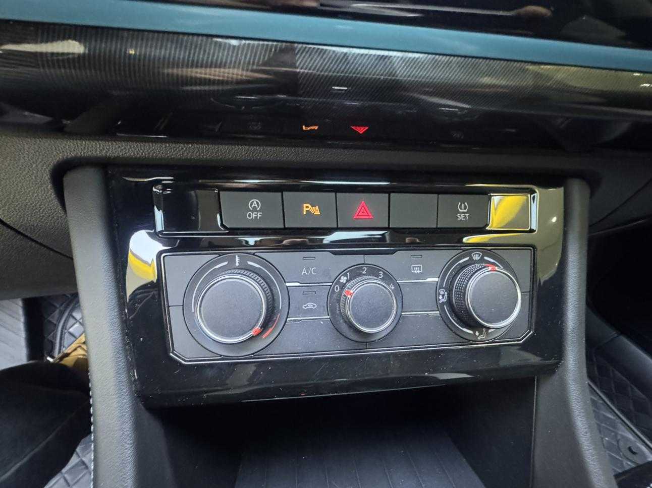 VS5 2023 car image #11