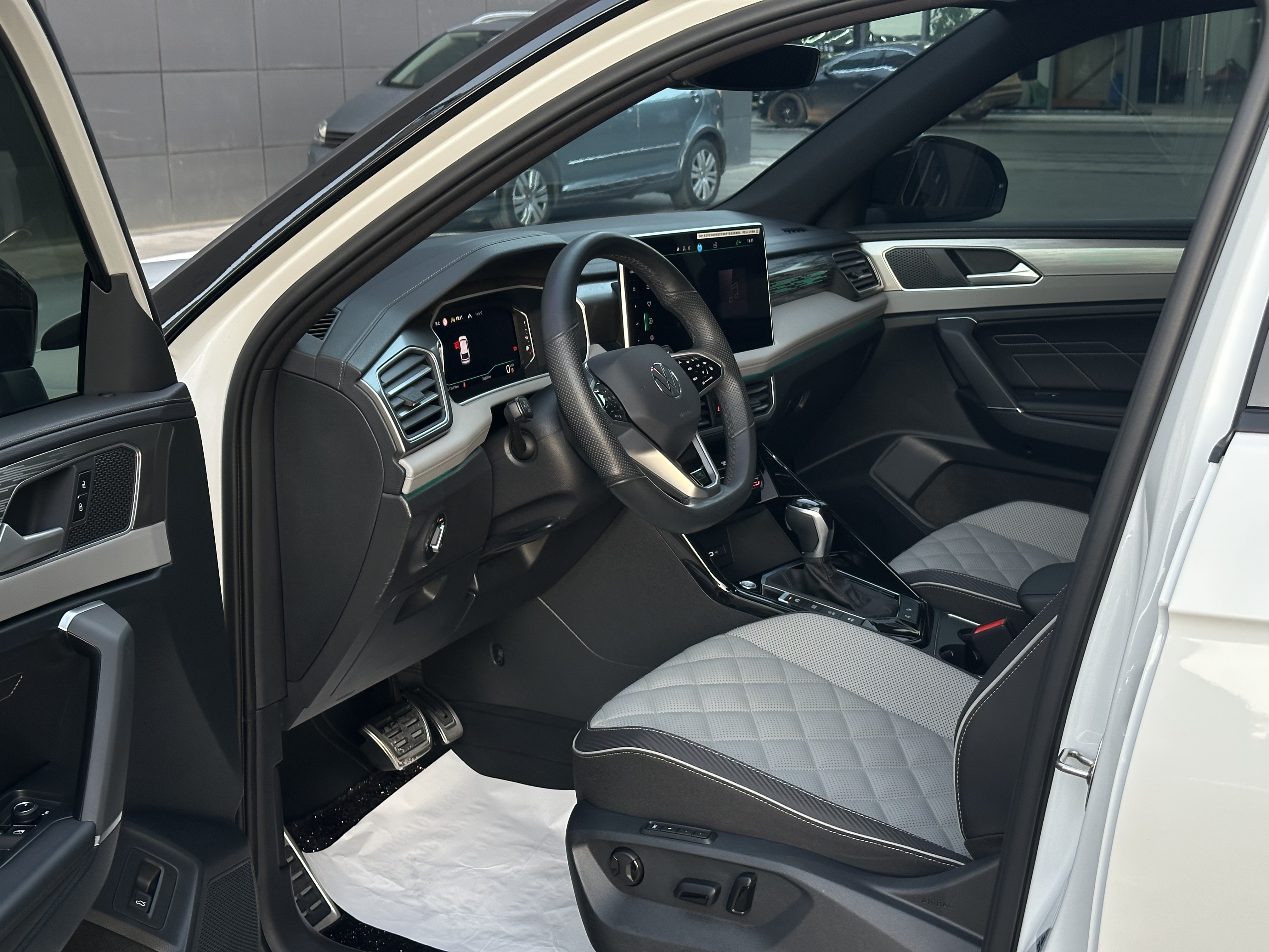 Volkswagen Tayron X 2023 #11 Volkswagen Tayron X 2023 car image #11