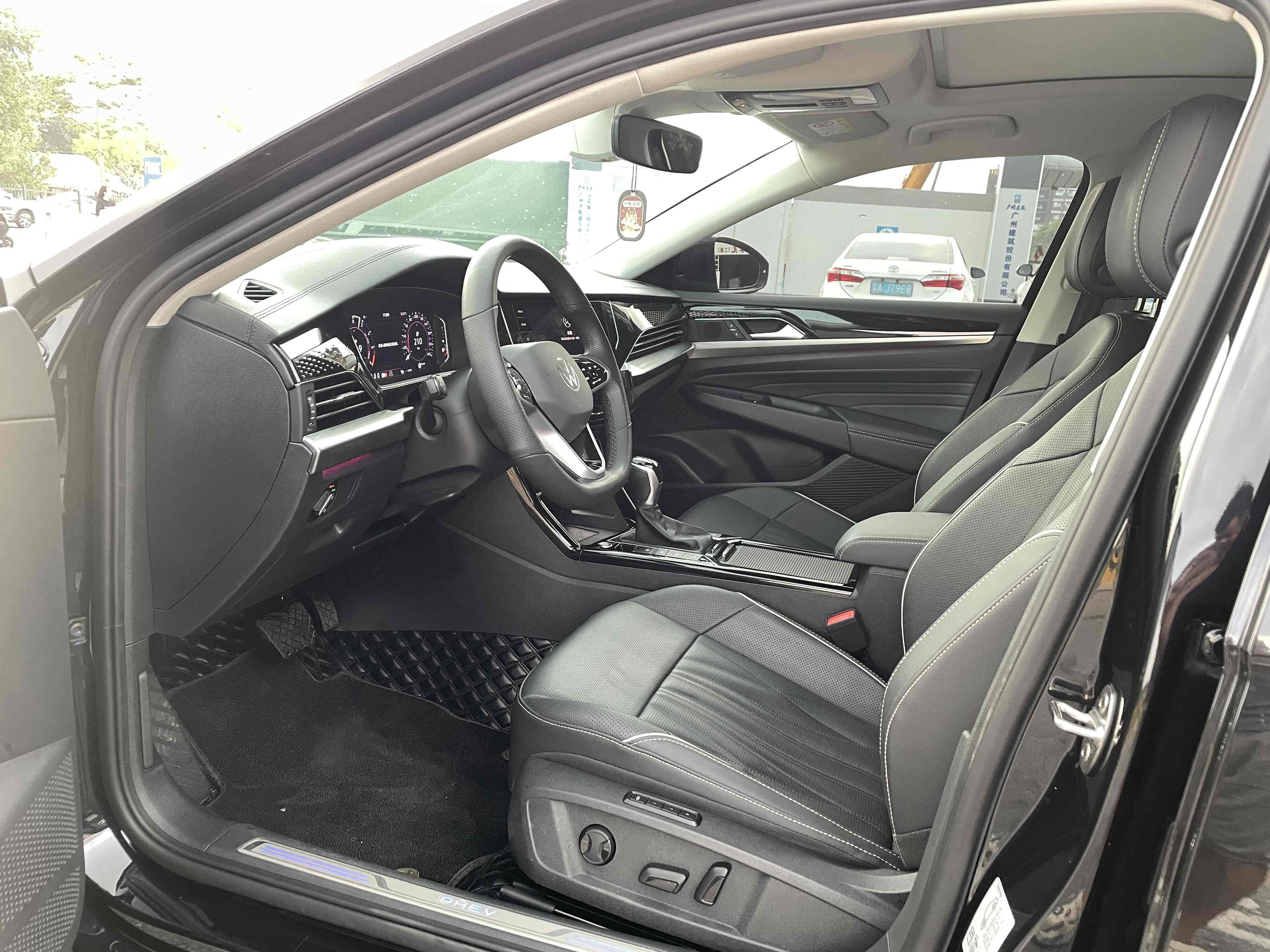 Volkswagen Passat New Energy 2023 immagine di auto #11