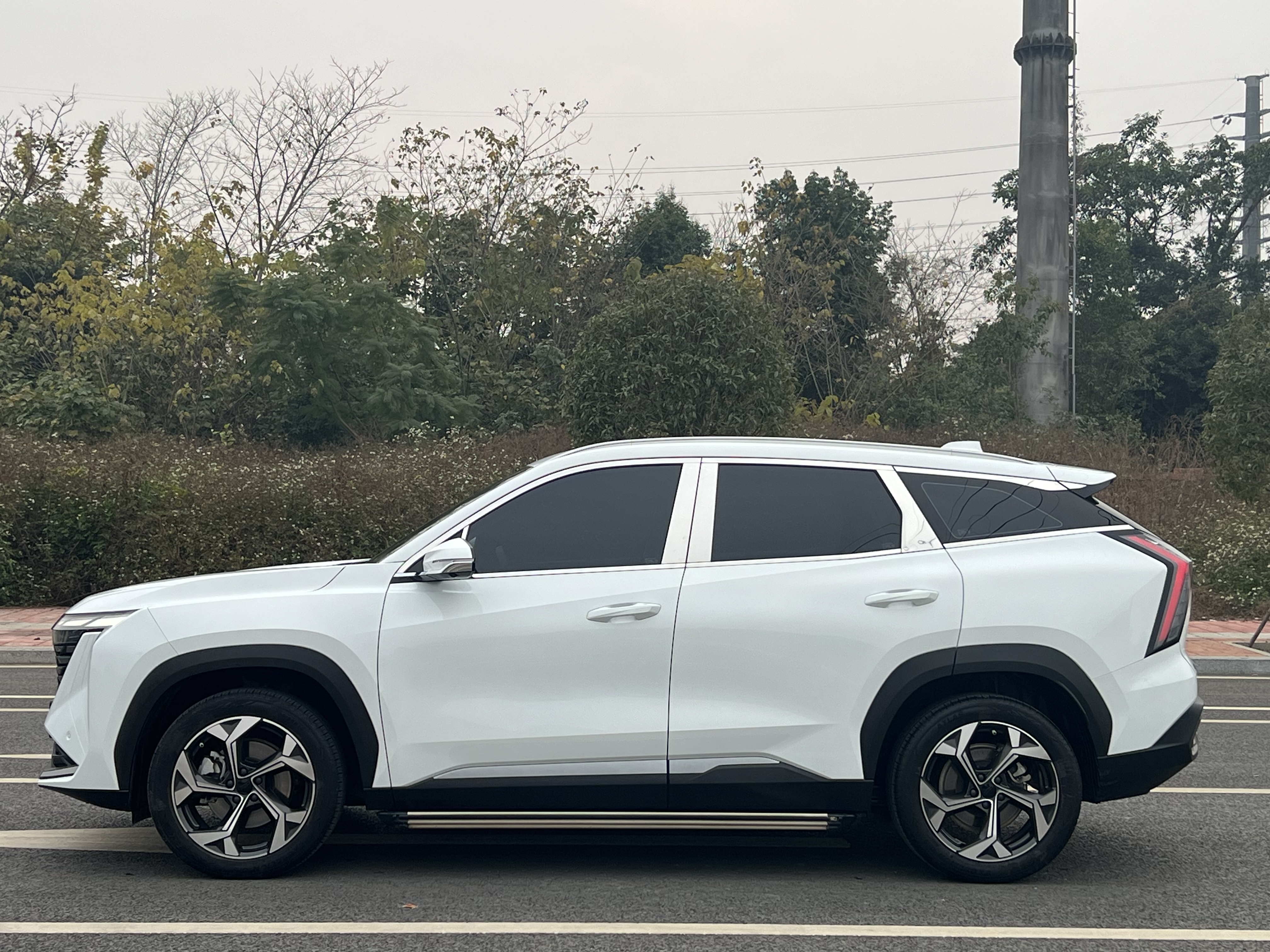 GEELY Boyue L 2023 car image #11
