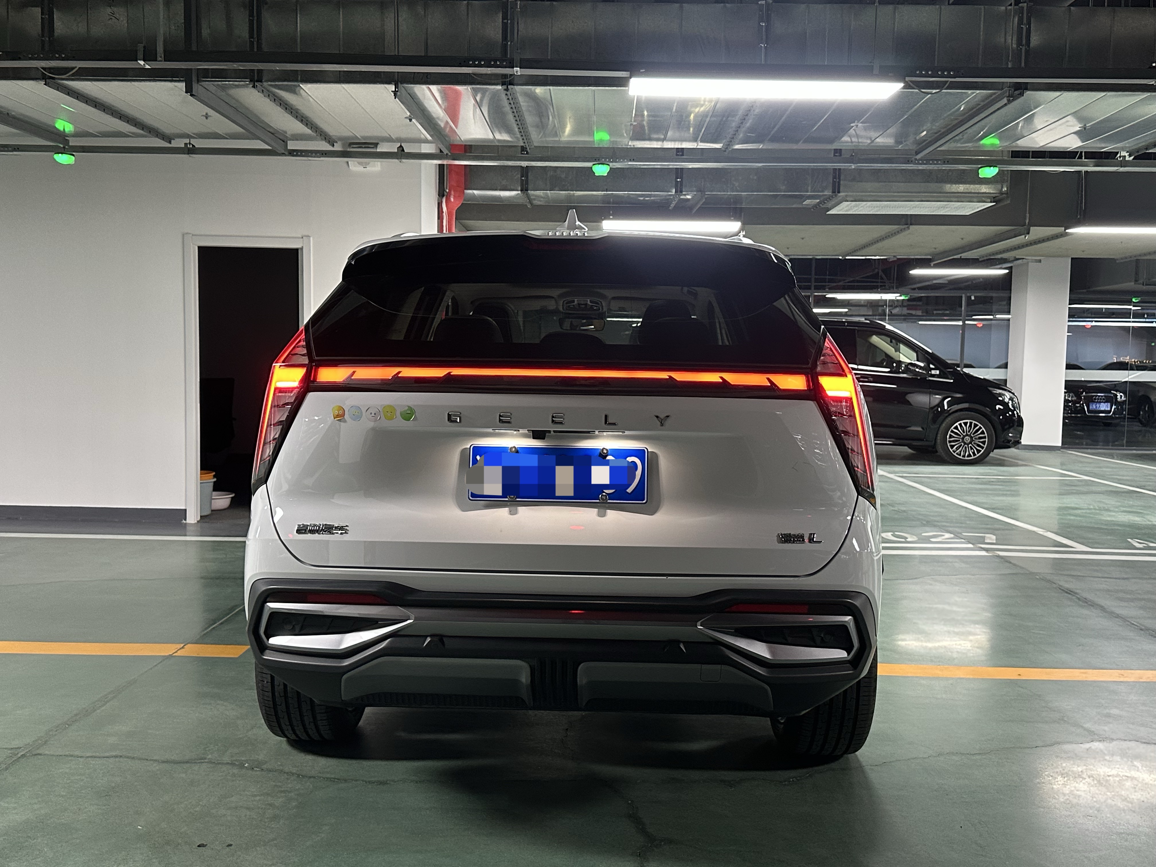 GEELY Boyue L 2023 car image #11