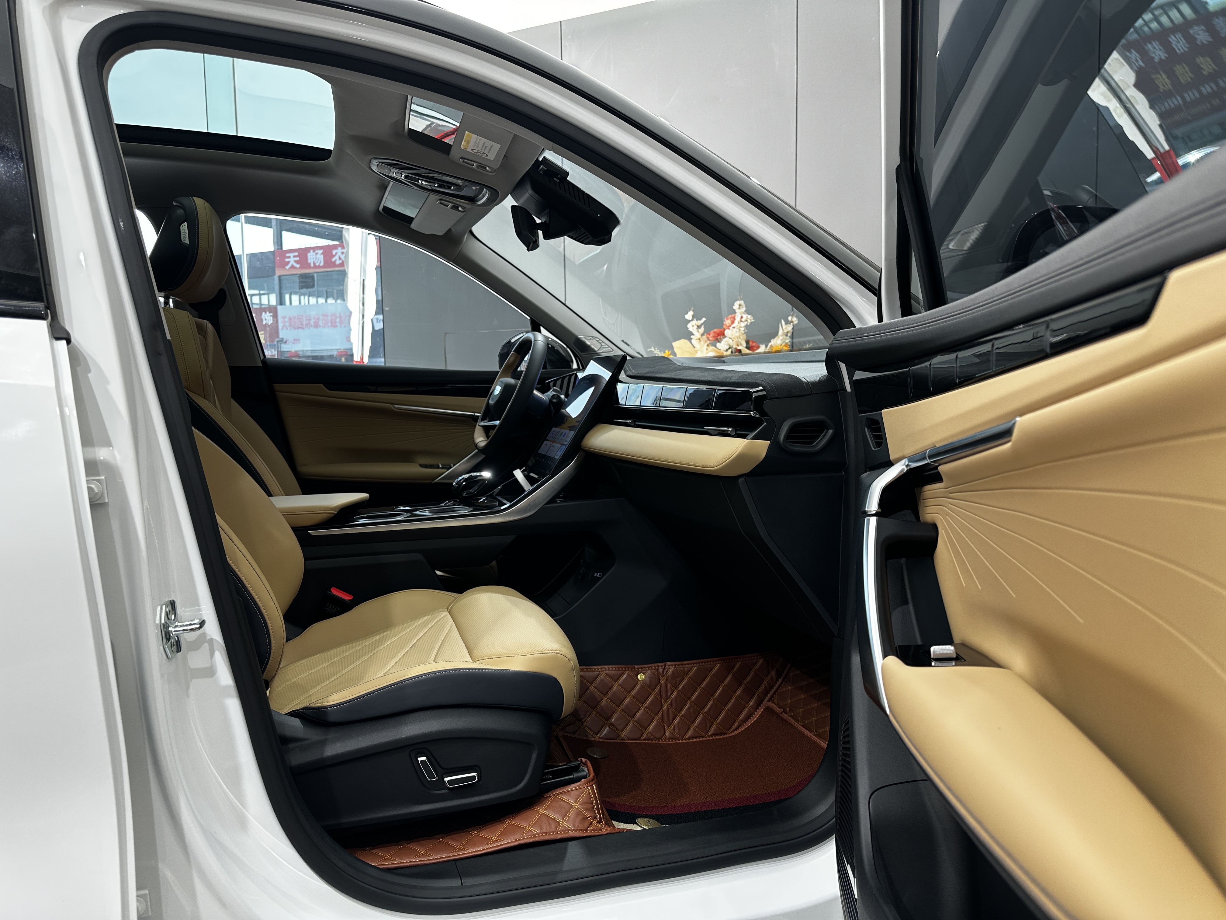 GEELY Boyue L 2024 car image #11