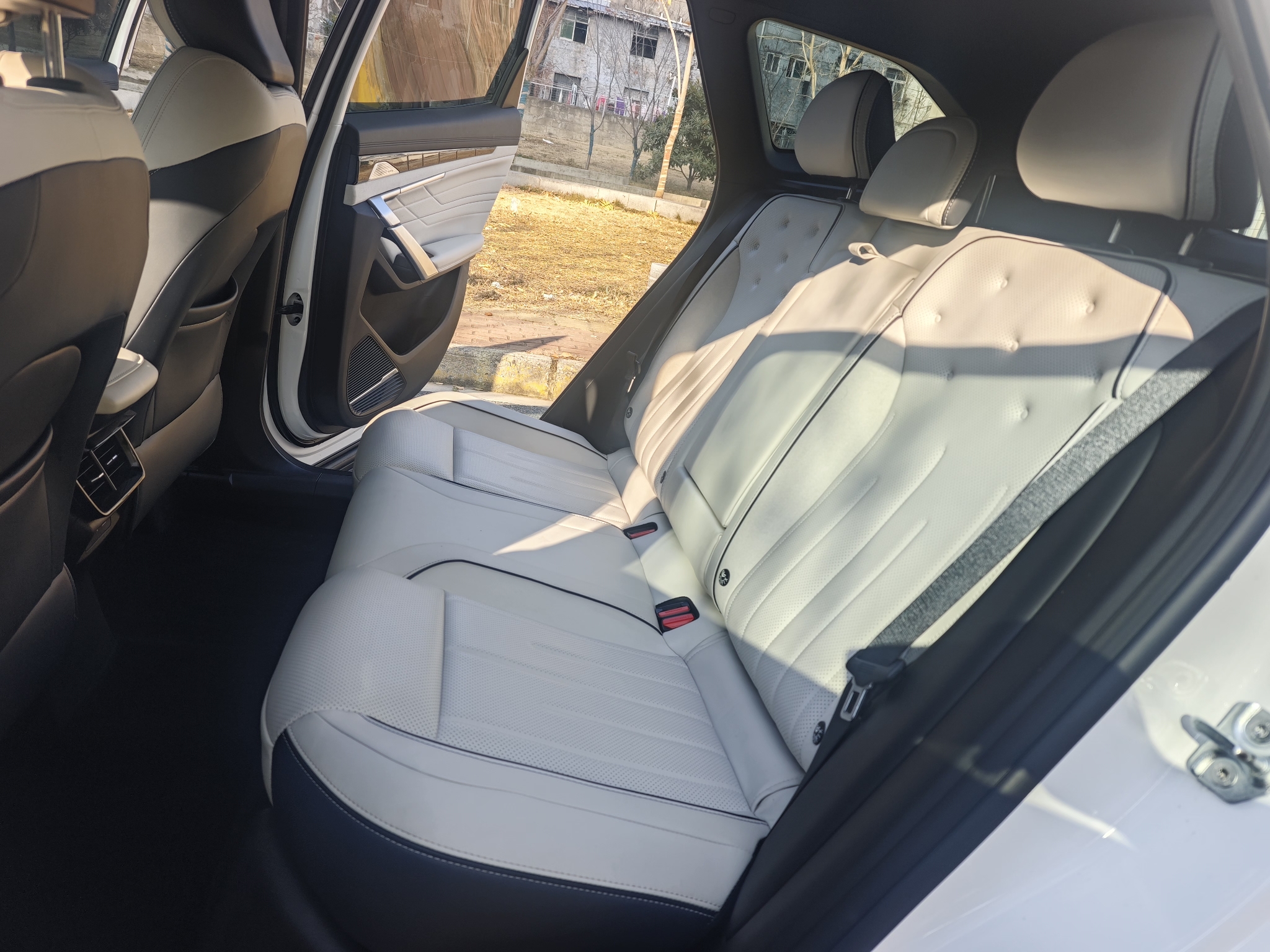 GEELY Boyue L 2023 car image #11
