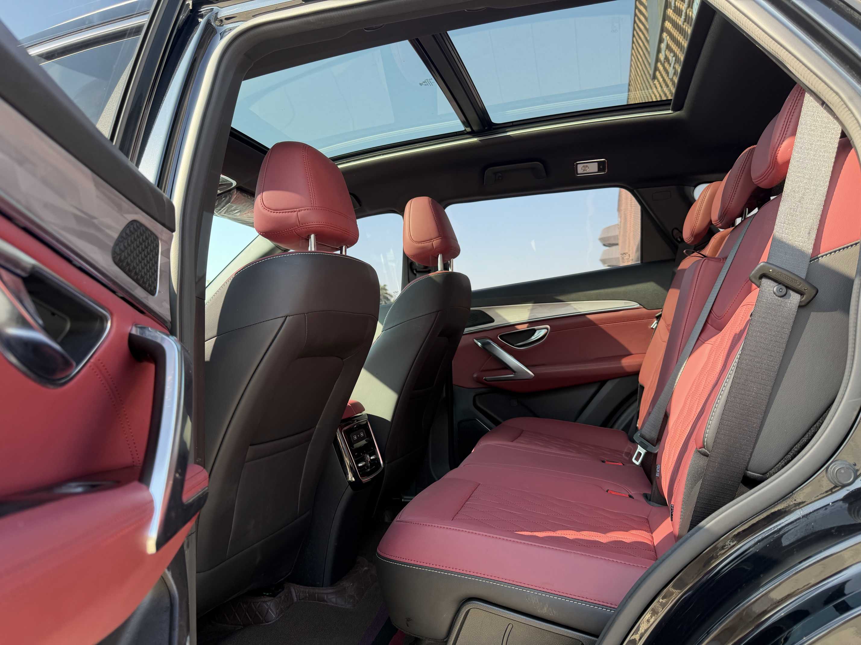 X70 PLUS 2023 car image #11