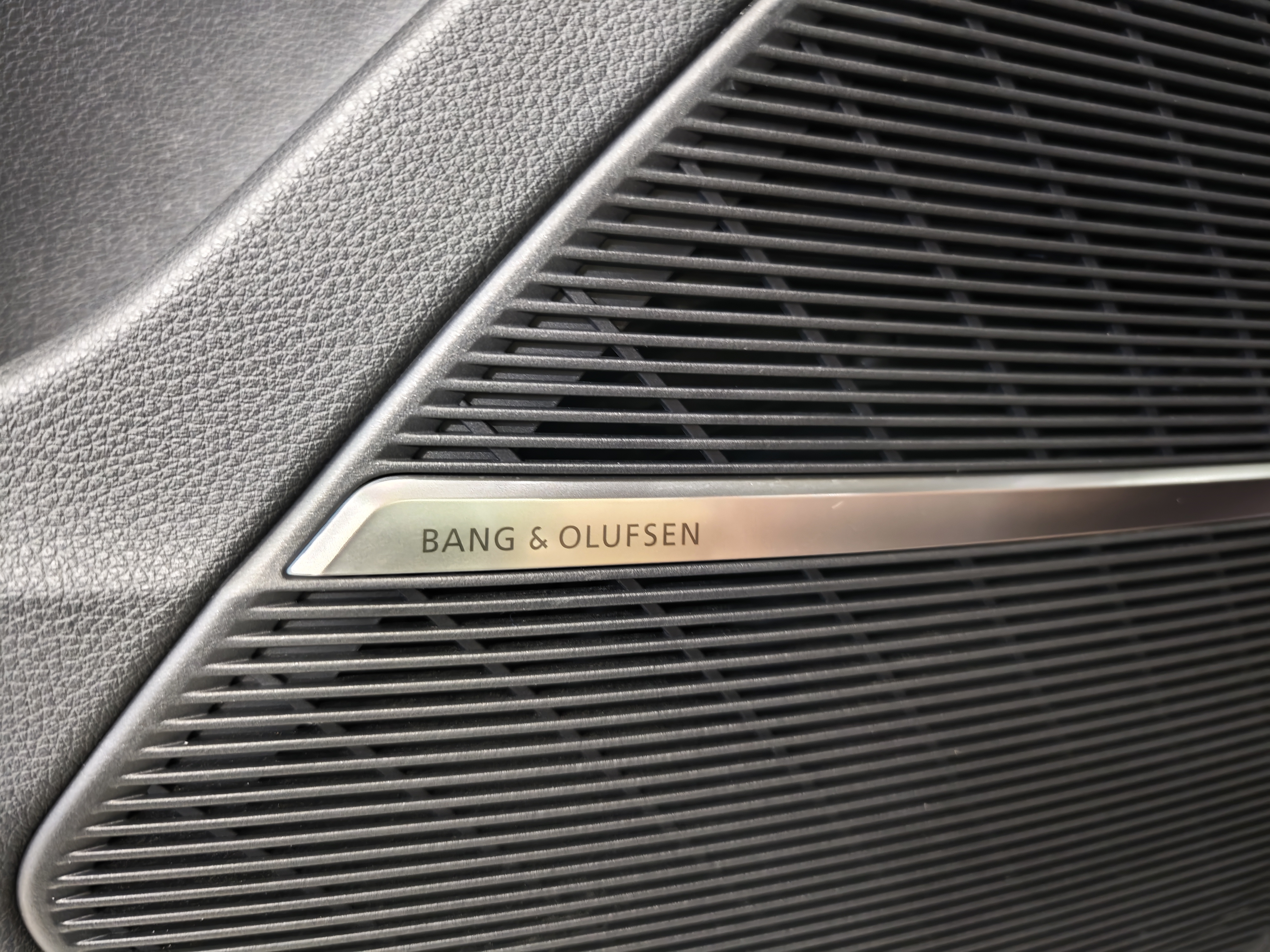 Audi Q7 2023 car image #11