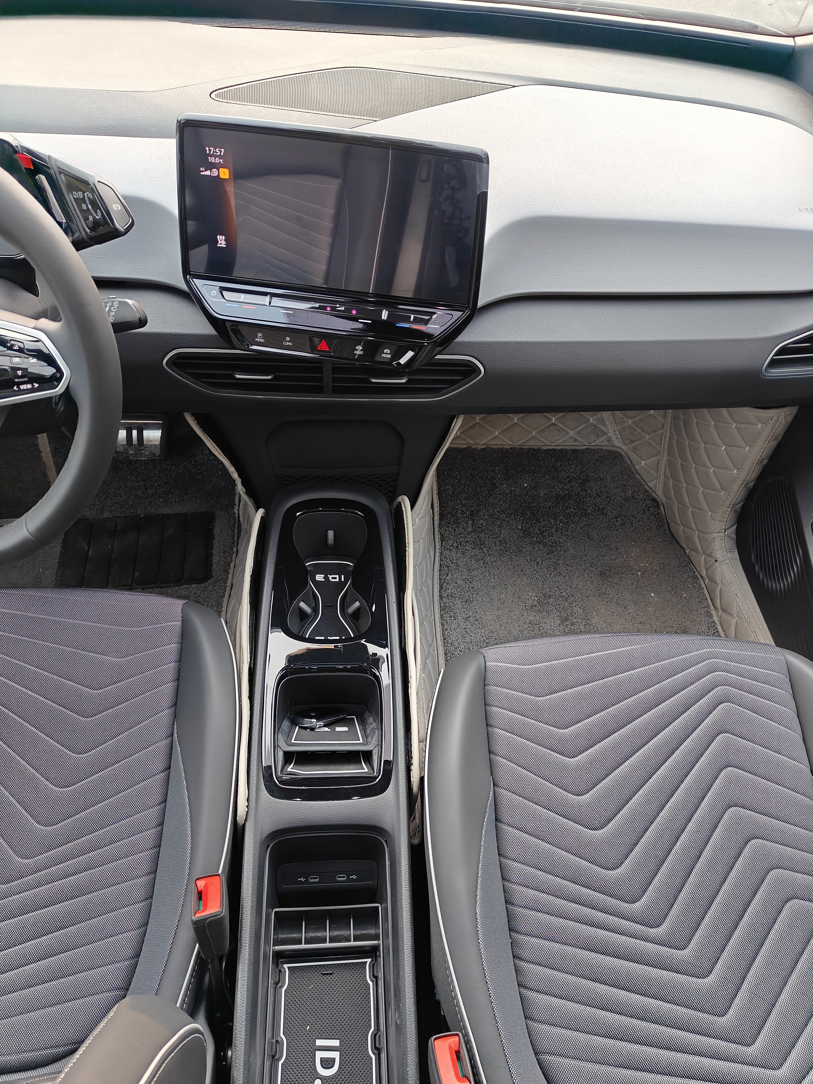 Volkswagen ID.3 2023 immagine di auto #11