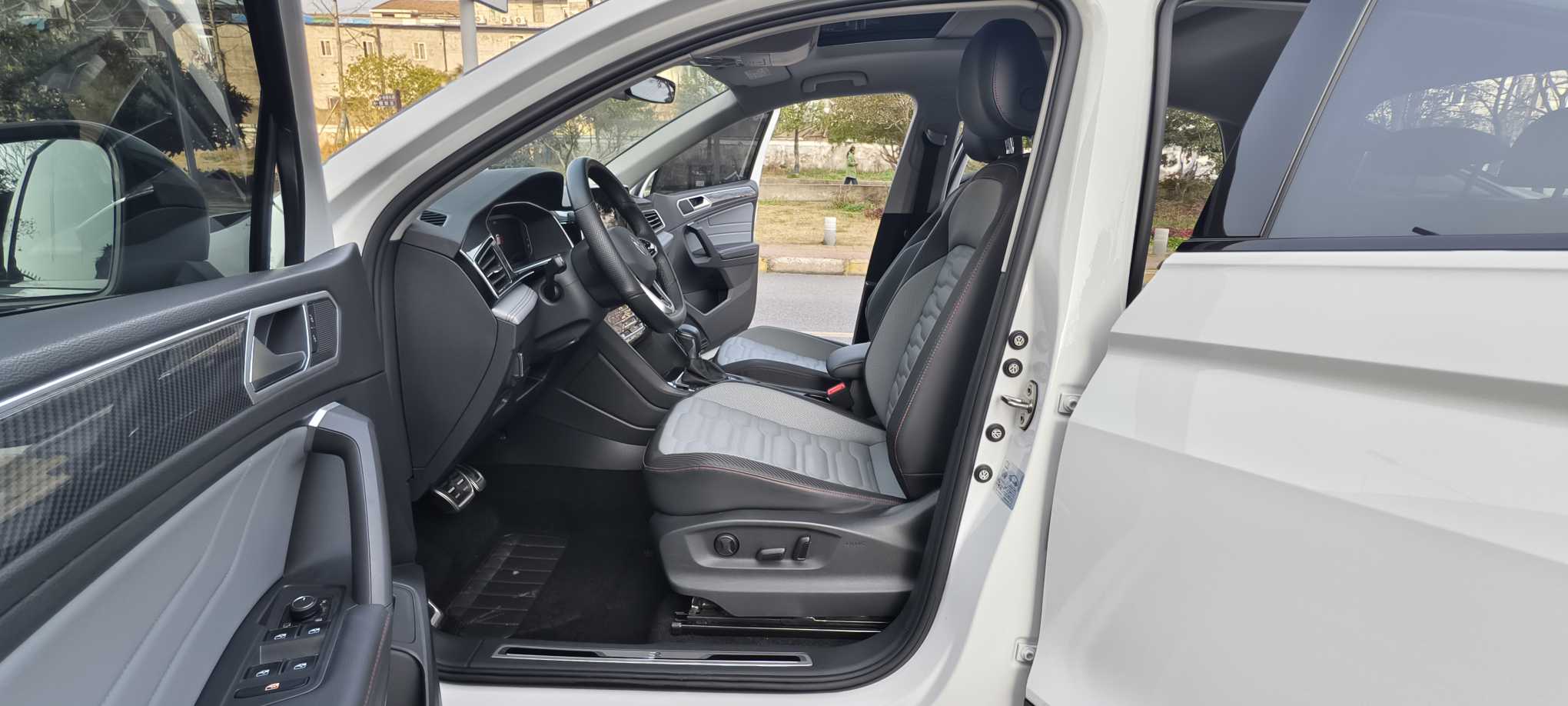 Volkswagen Tiguan X 2024 car image #11