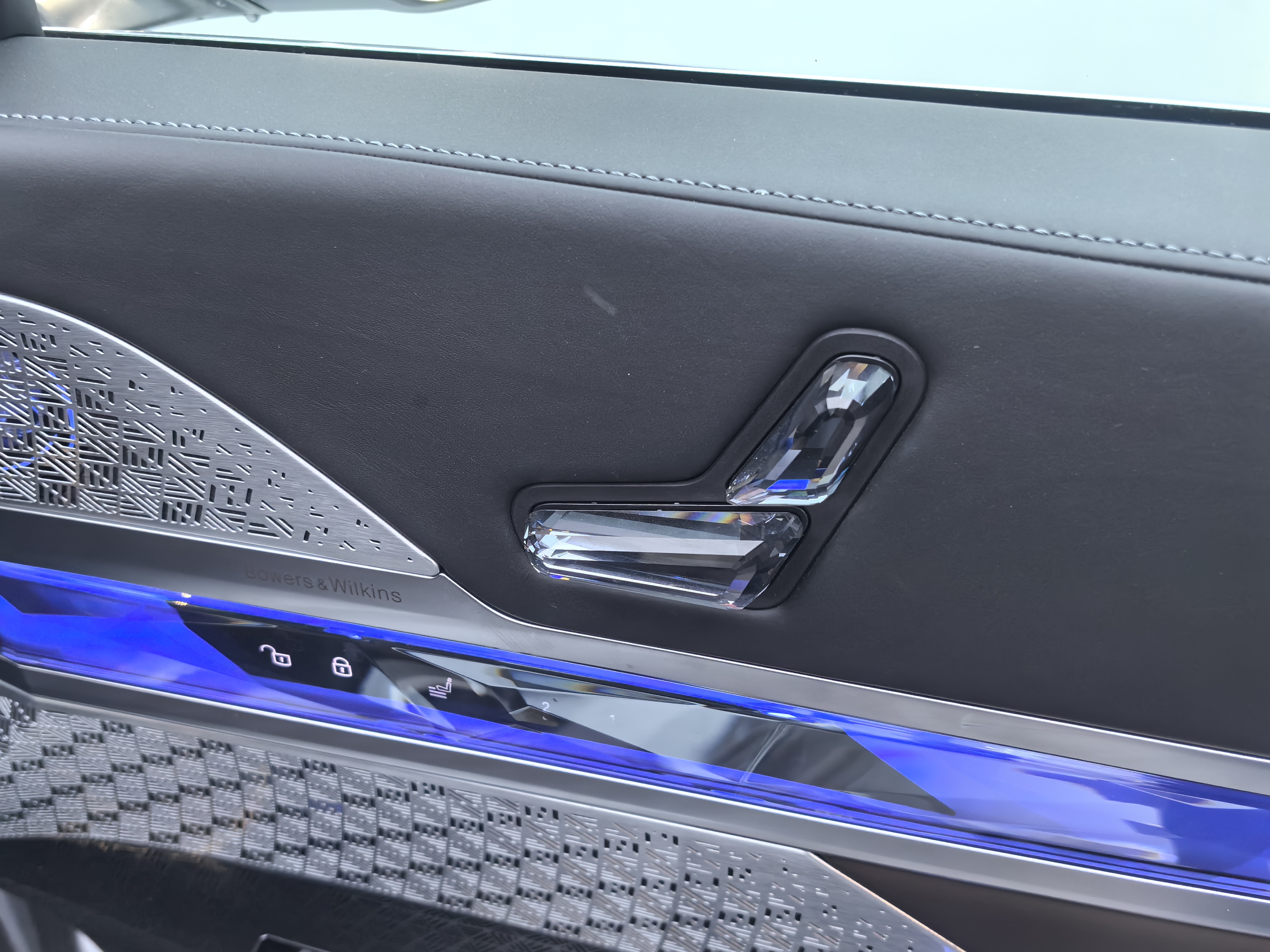 BMW i7 2023 immagine di auto #11