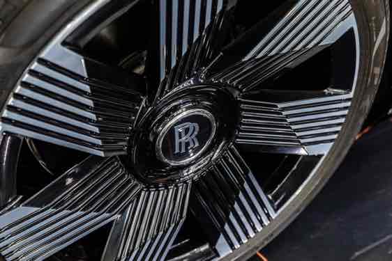 Rolls-Royce Spectre 2025 immagine di auto #11