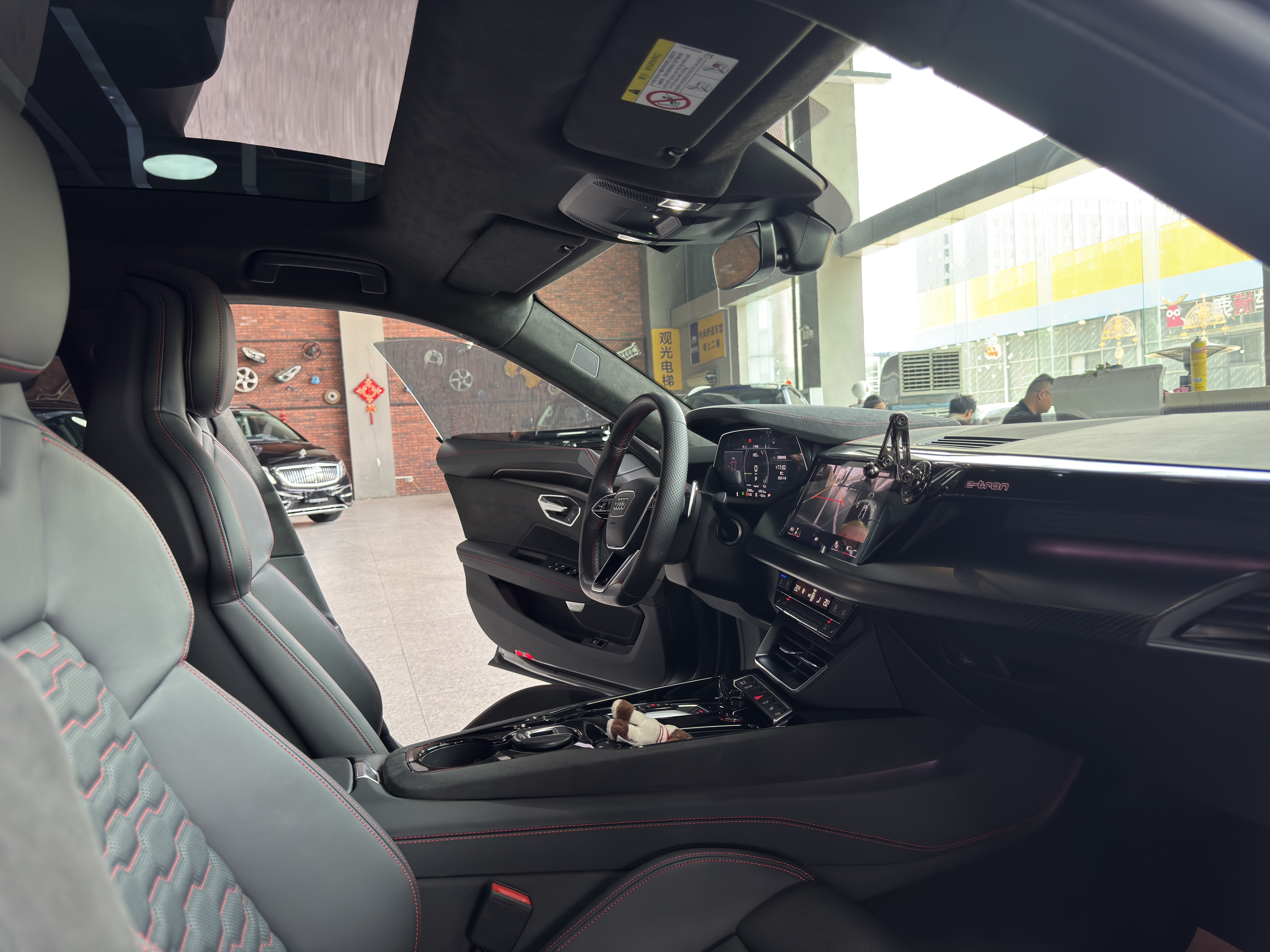 Audi RS e-tron GT 2022 car image #11