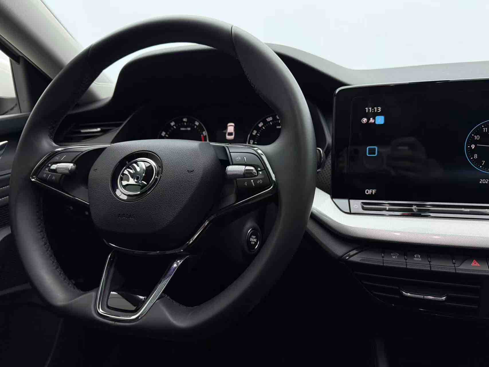 Skoda Octavia 2023 car image #11