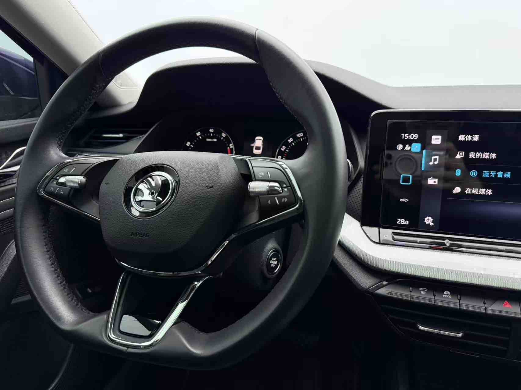 Skoda Octavia 2023 car image #11