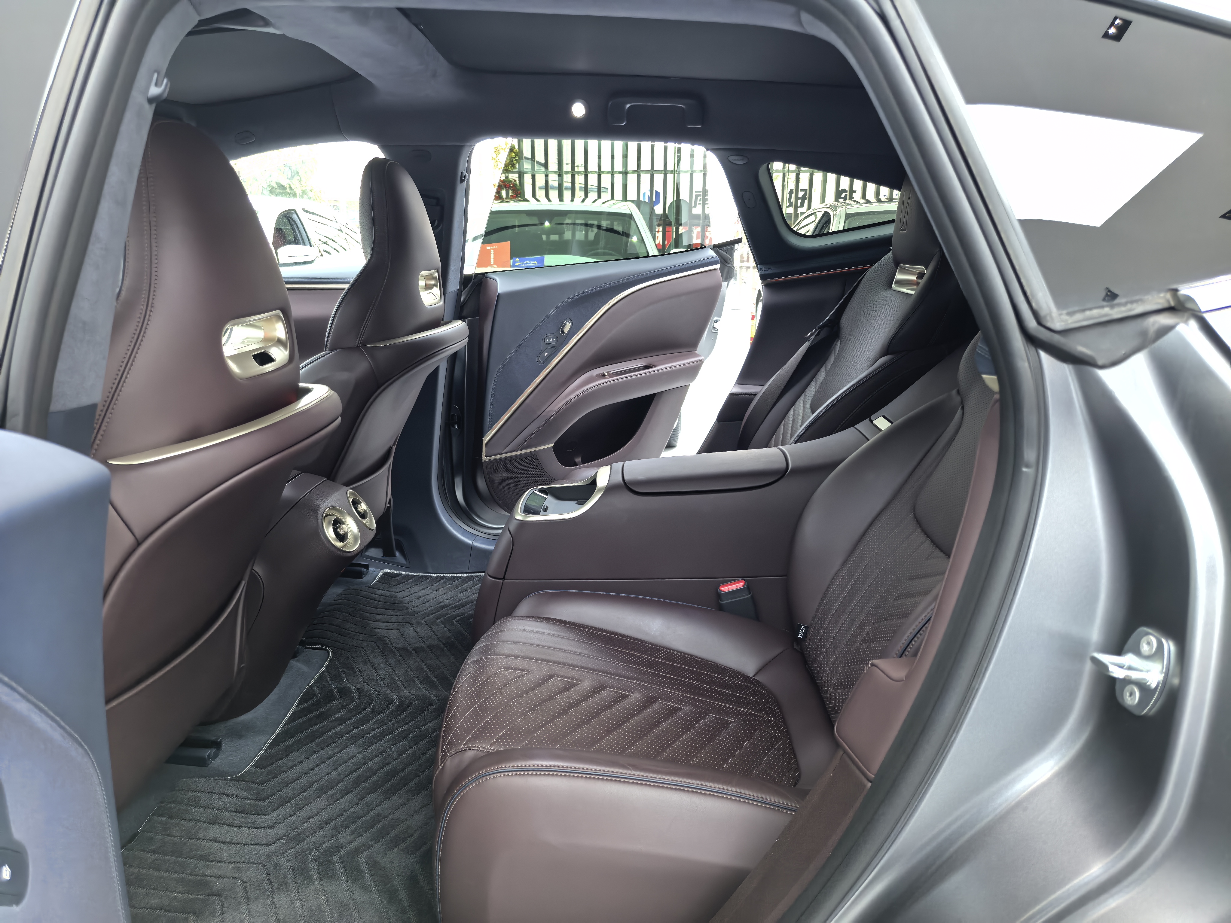 Avatr 11 2023 immagine di auto #11