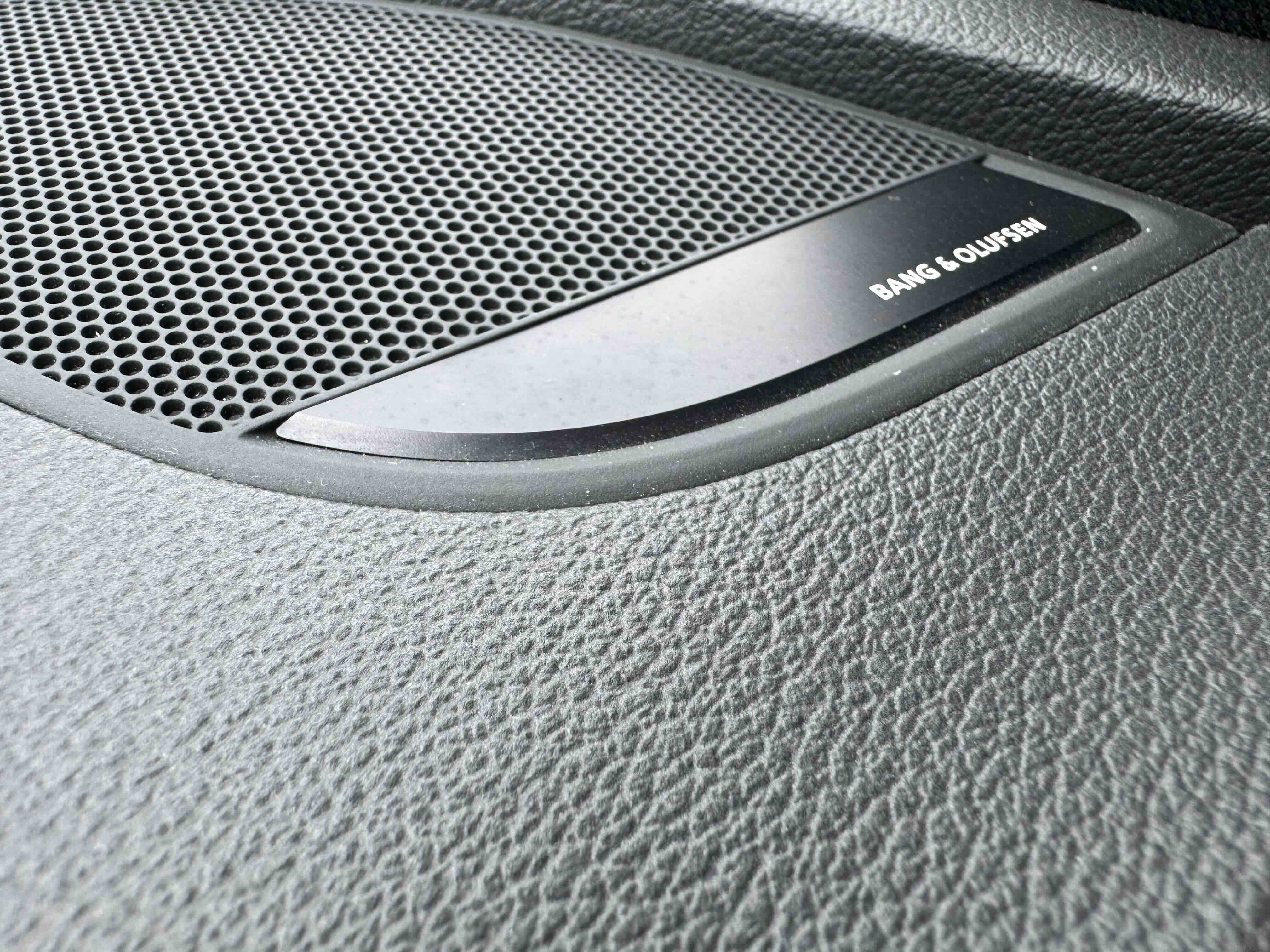 Audi A4L 2023 #11 Audi A4L 2023 car image #11