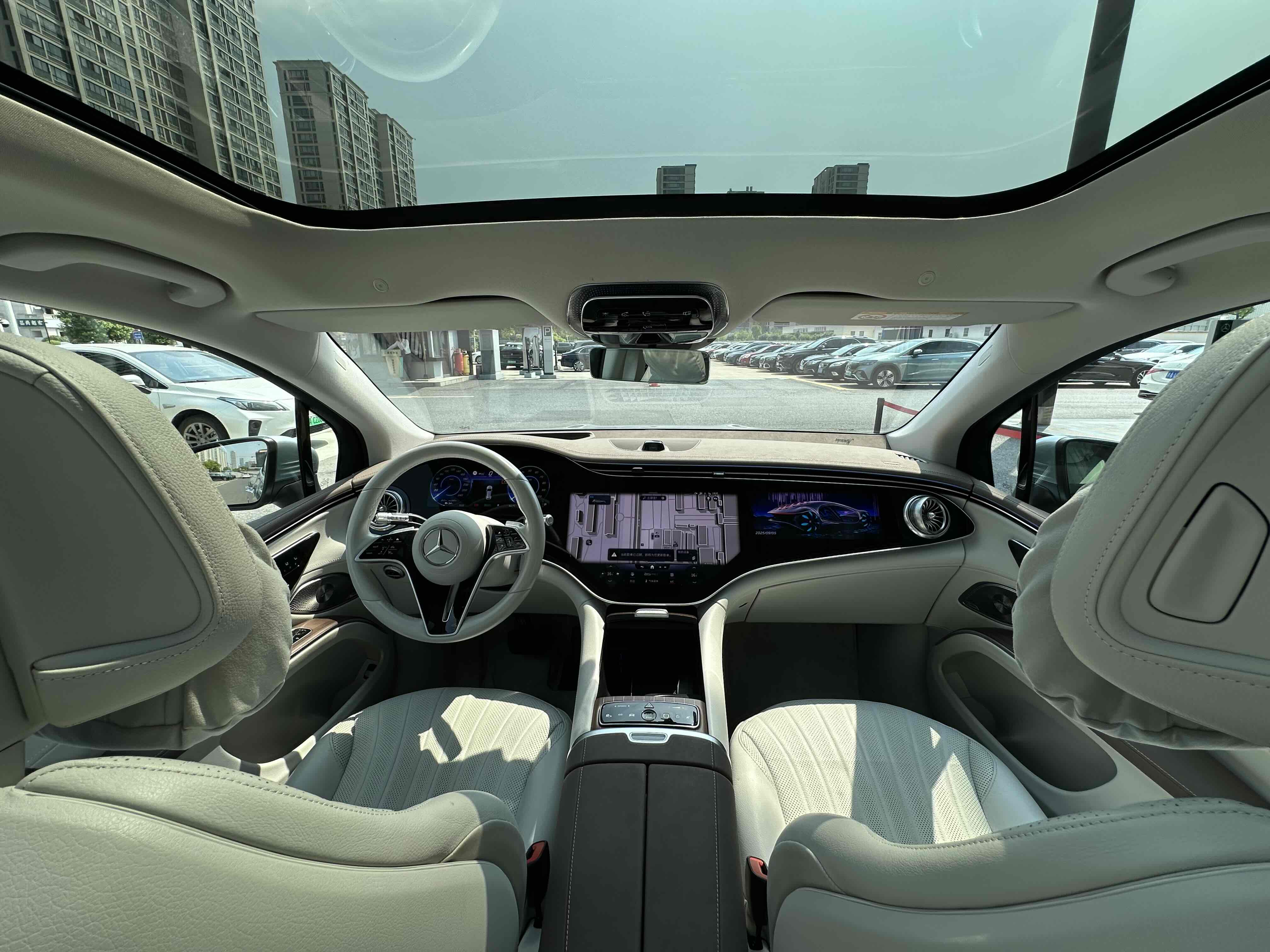 Mercedes-Benz EQS SUV 2023 car image #11