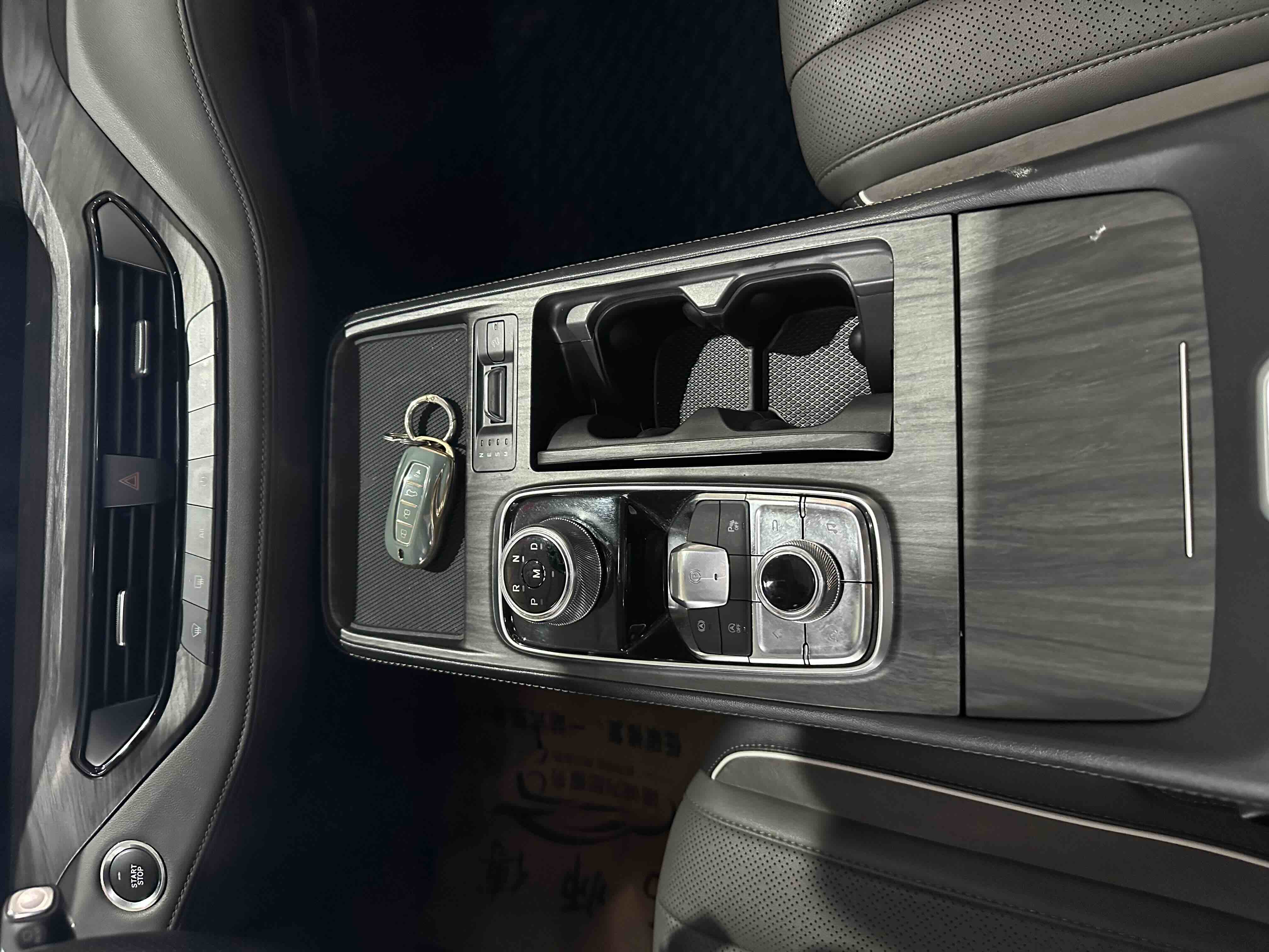 Ford Equator 2023 car image #11