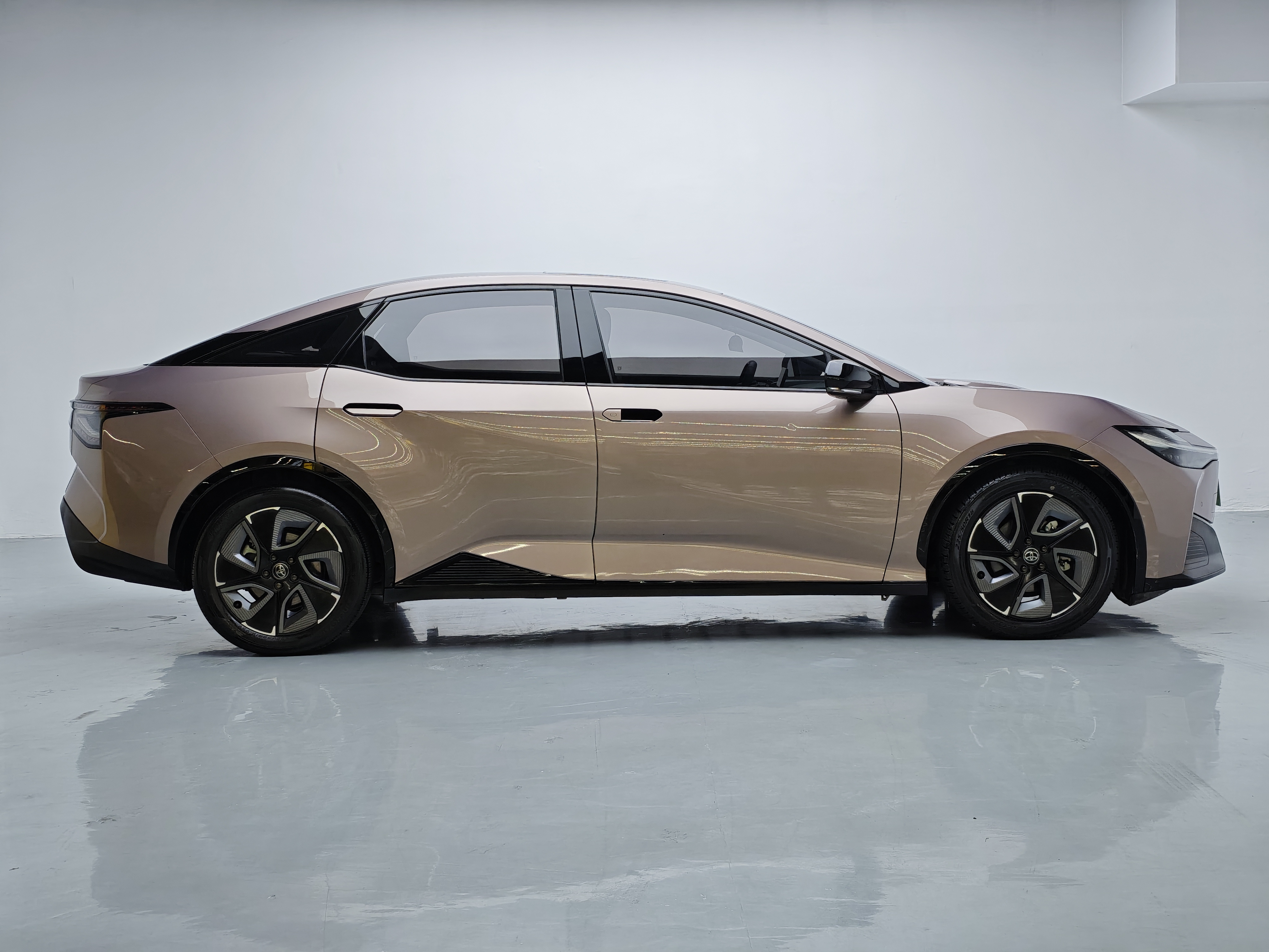 Toyota bZ3 2023 #11 Toyota bZ3 2023 immagine di auto #11