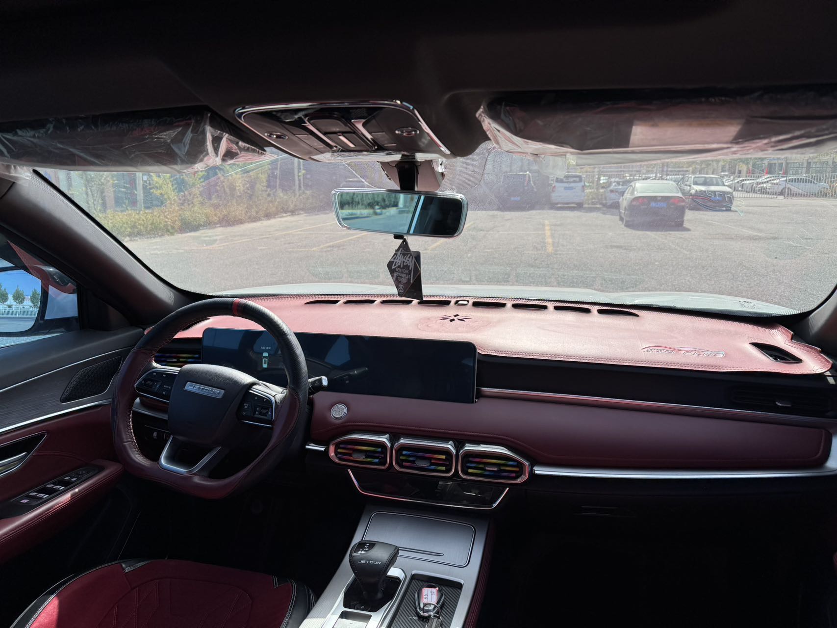 X70 PLUS 2023 car image #11