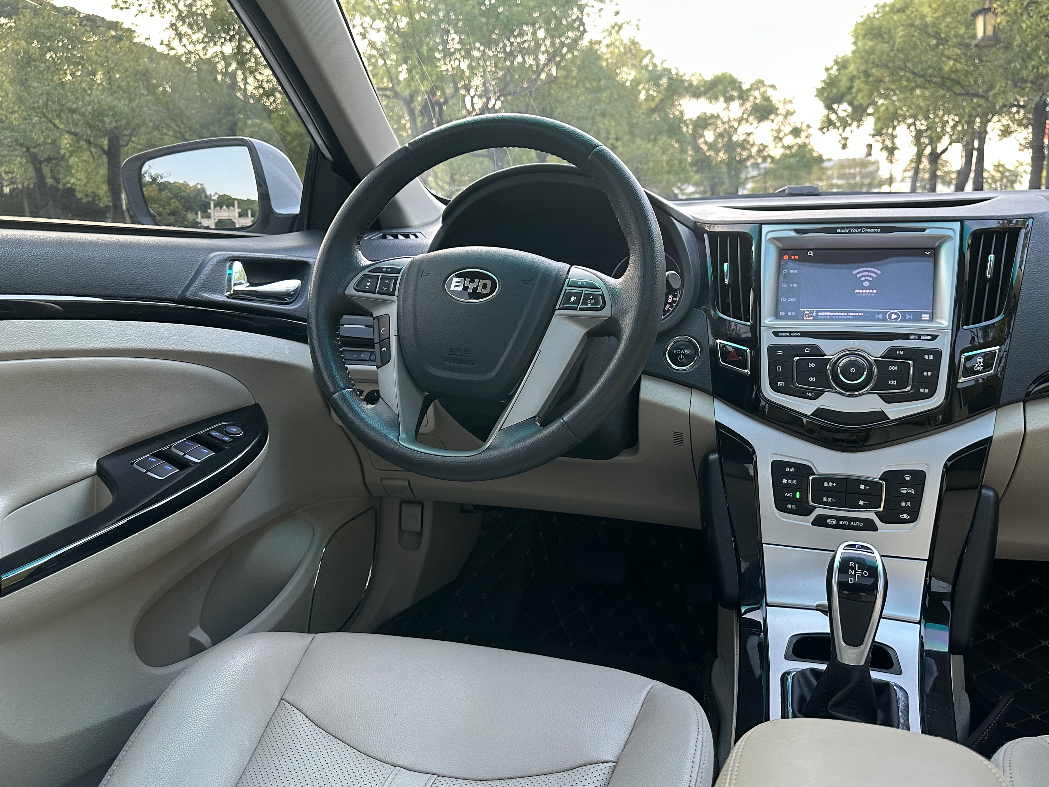 BYD G5 2017 #11 BYD G5 2017 car image #11