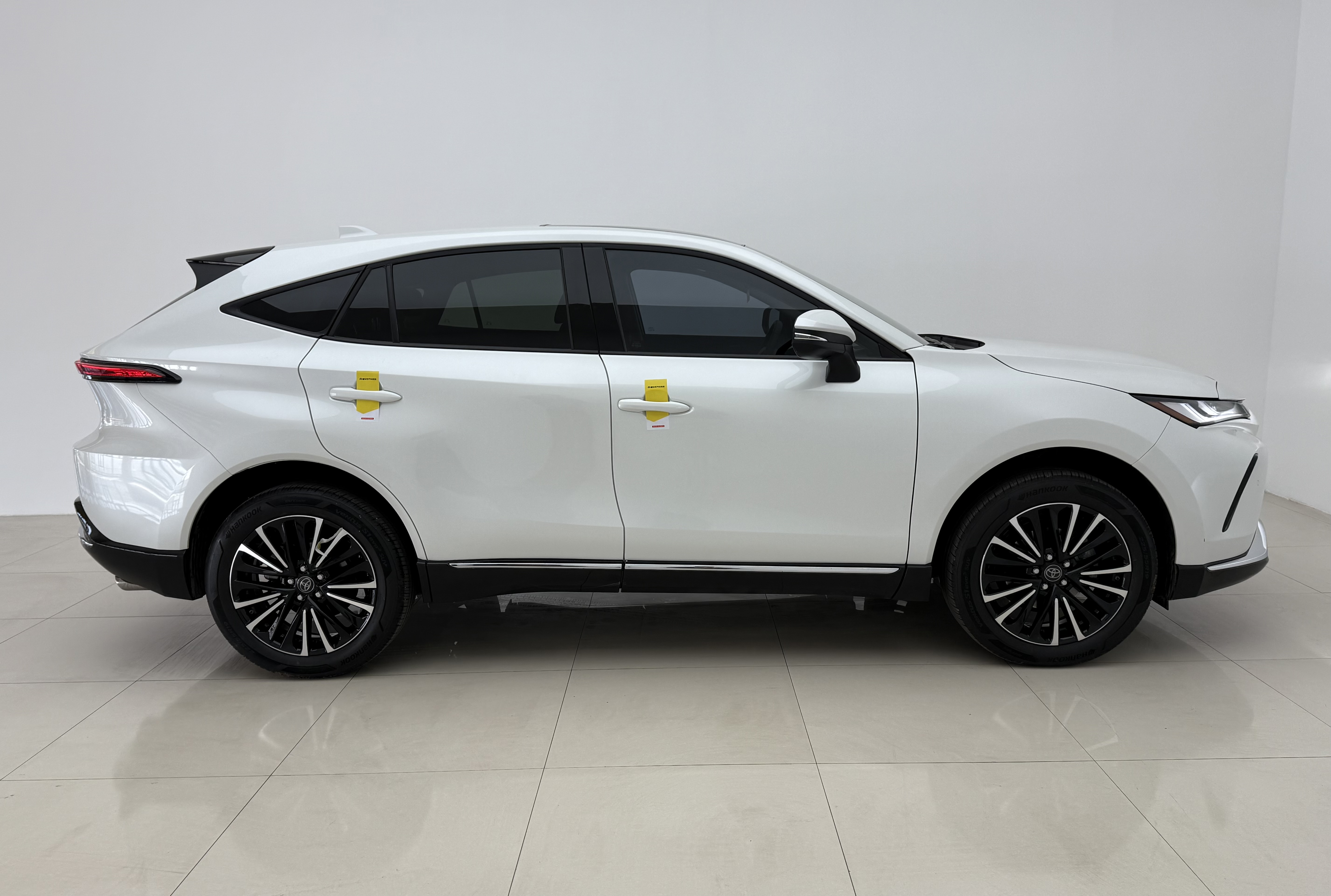 Toyota Venza 2023 car image #11