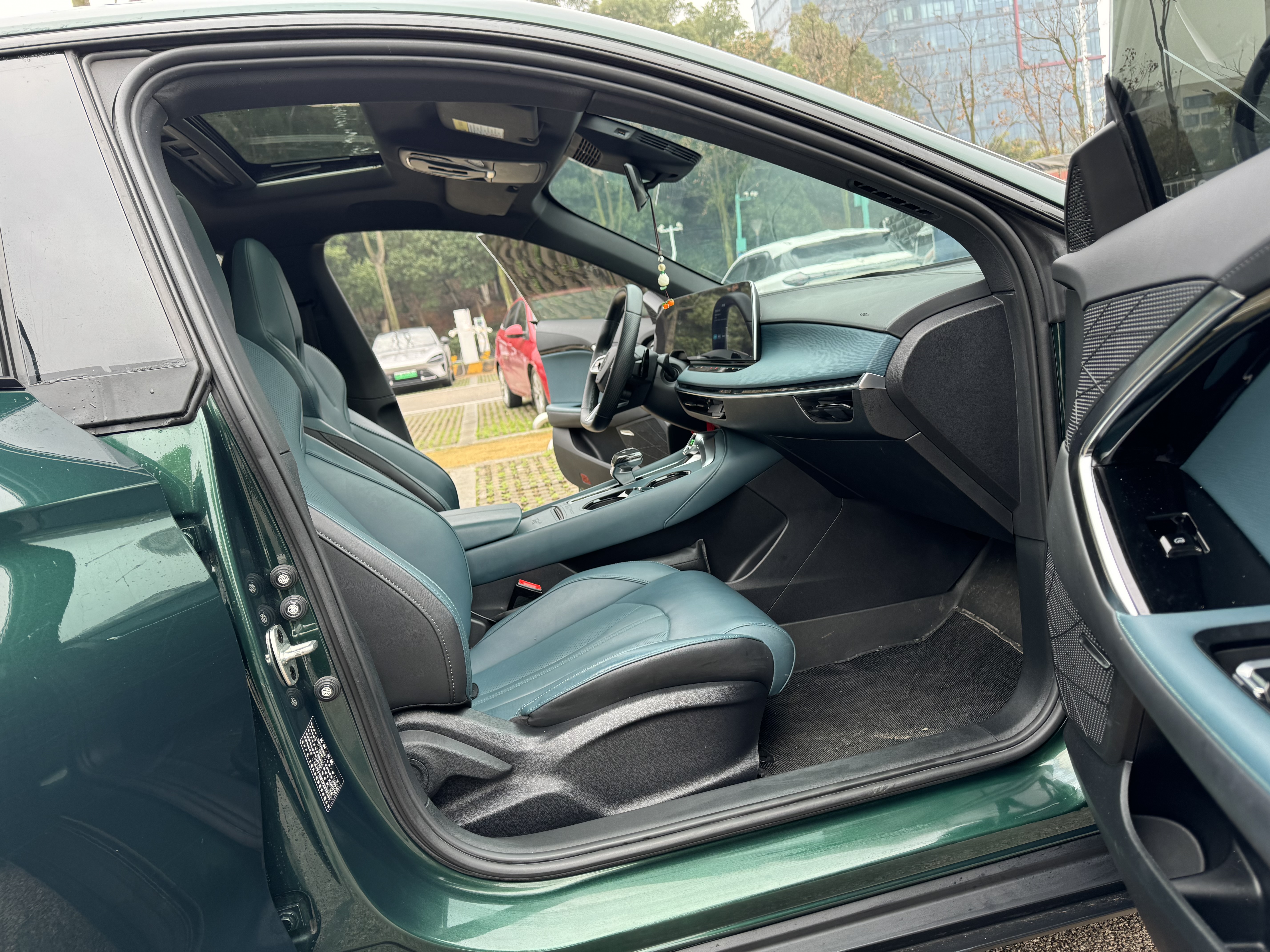 MG 7 2023 car image #11