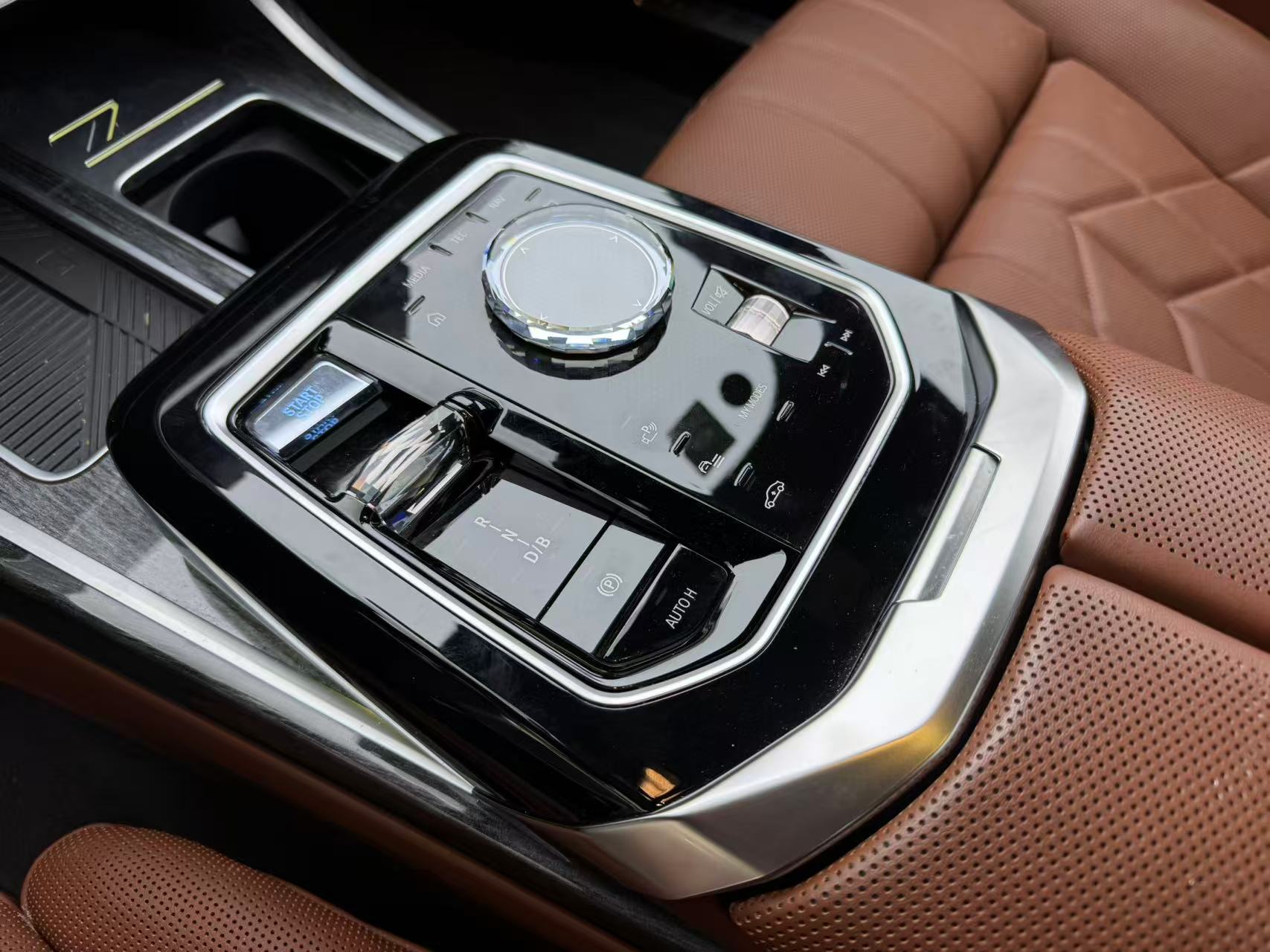 BMW i7 2025 immagine di auto #11