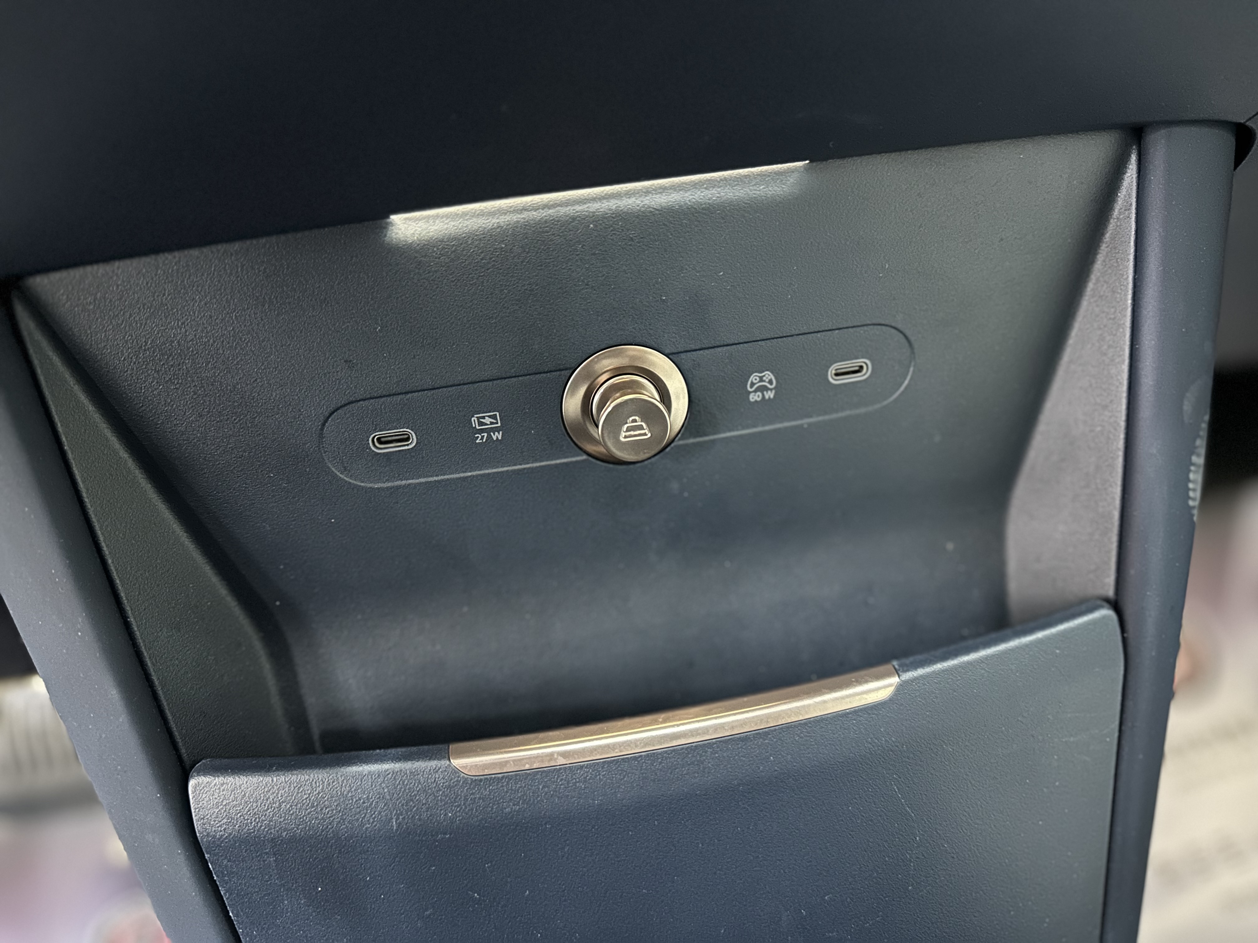 极氪 极氪X 2023 汽车图片 #11