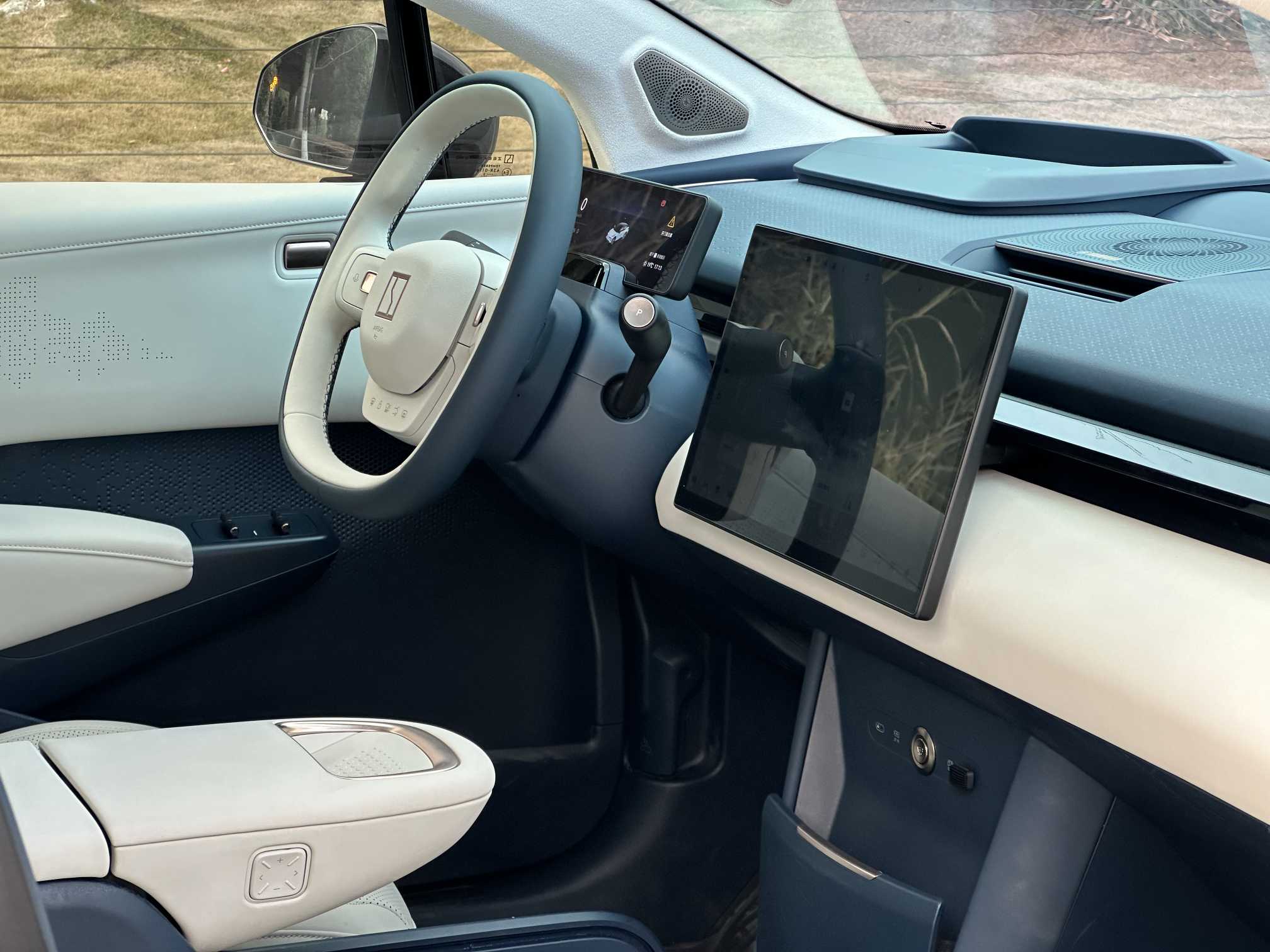 极氪 极氪X 2023 汽车图片 #11