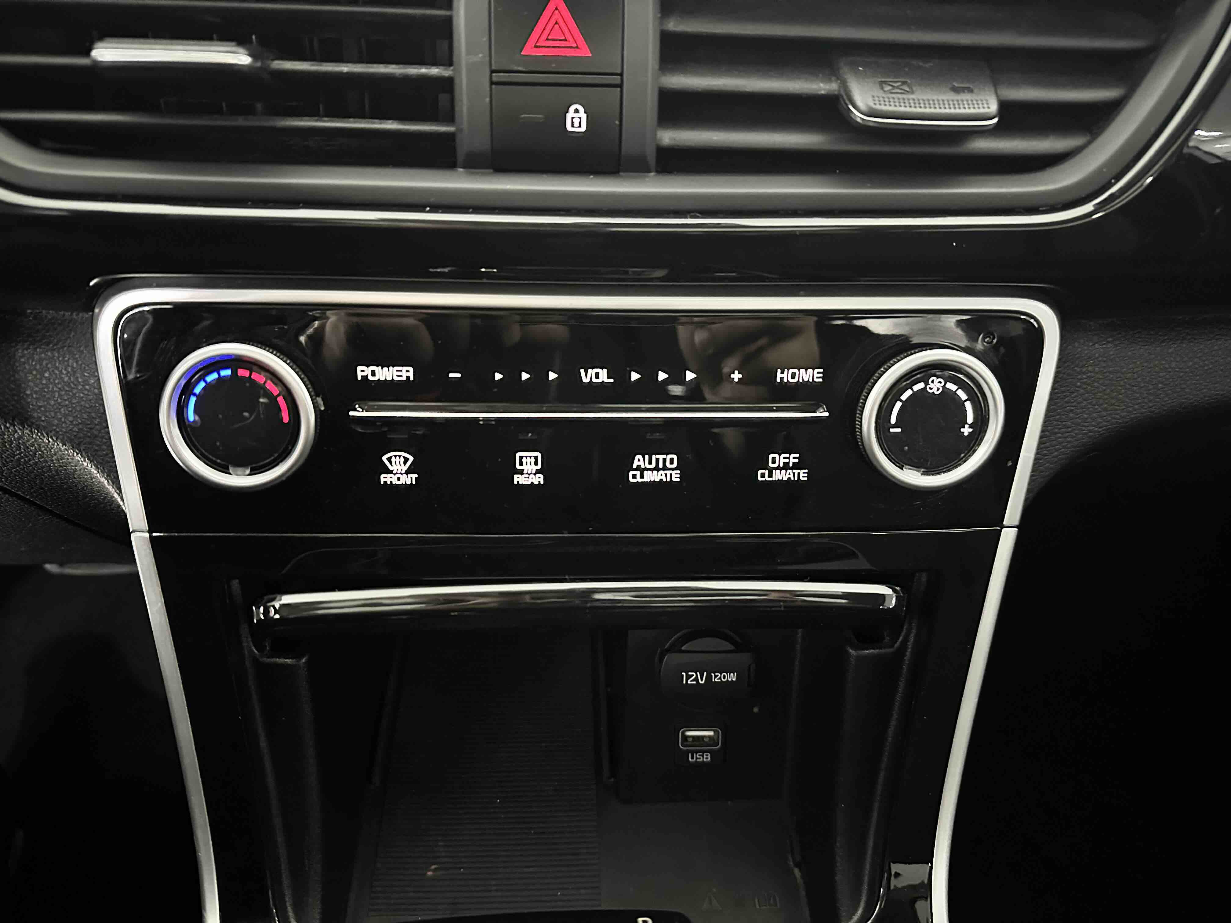 Kia Seltos 2024 car image #11