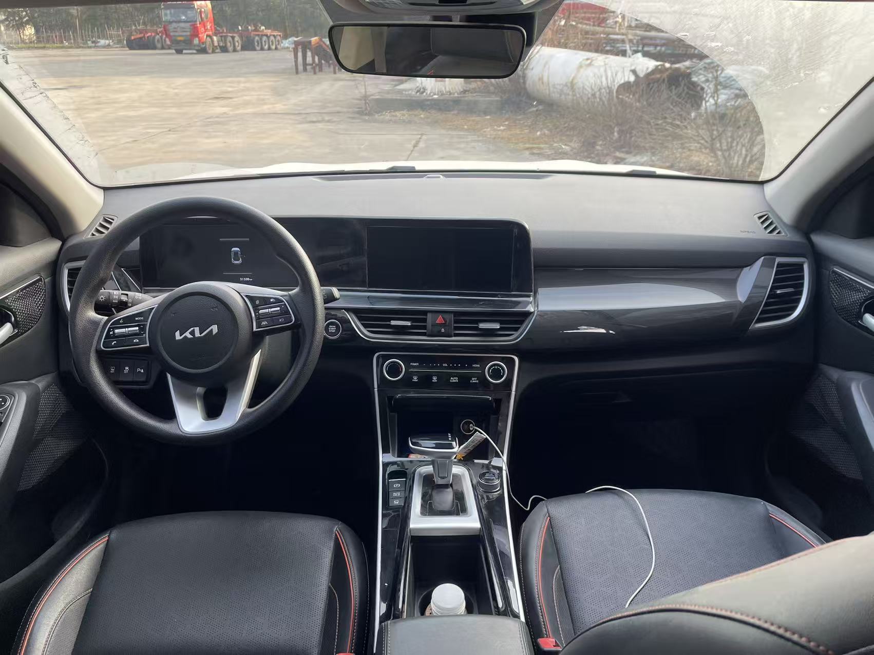 Kia Seltos 2024 car image #11