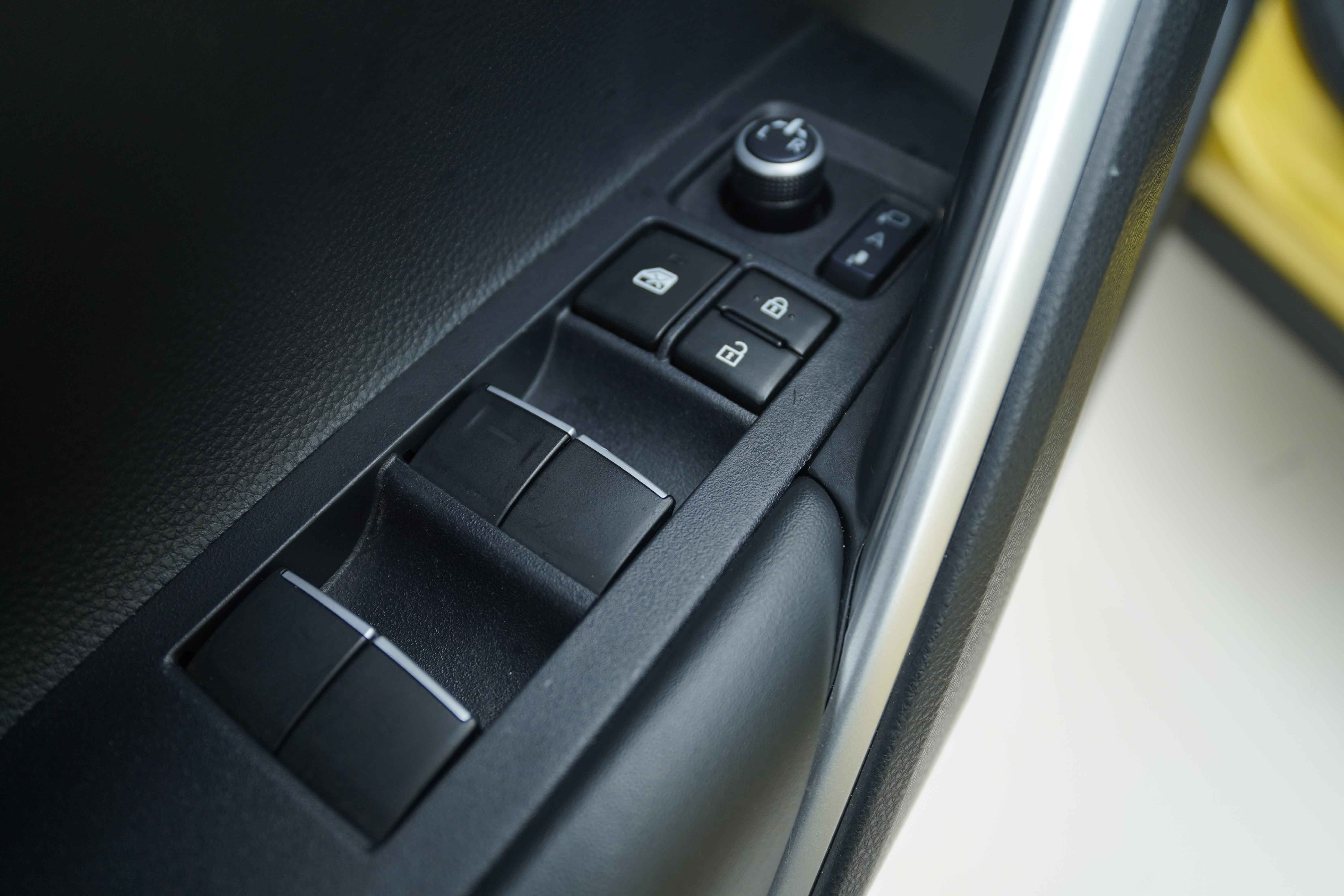 Toyota Frontlander 2023 car image #11