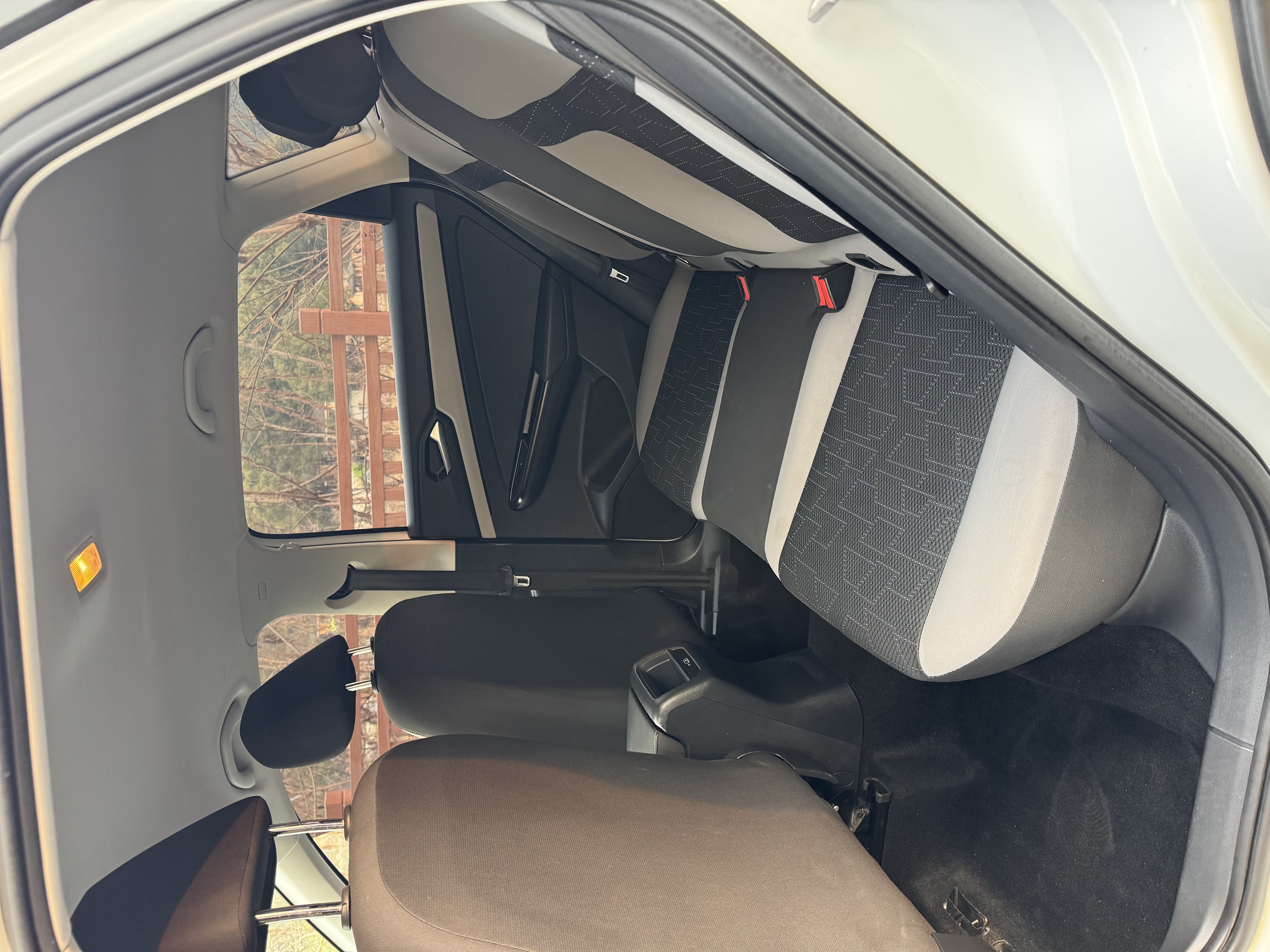 VS5 2023 car image #11