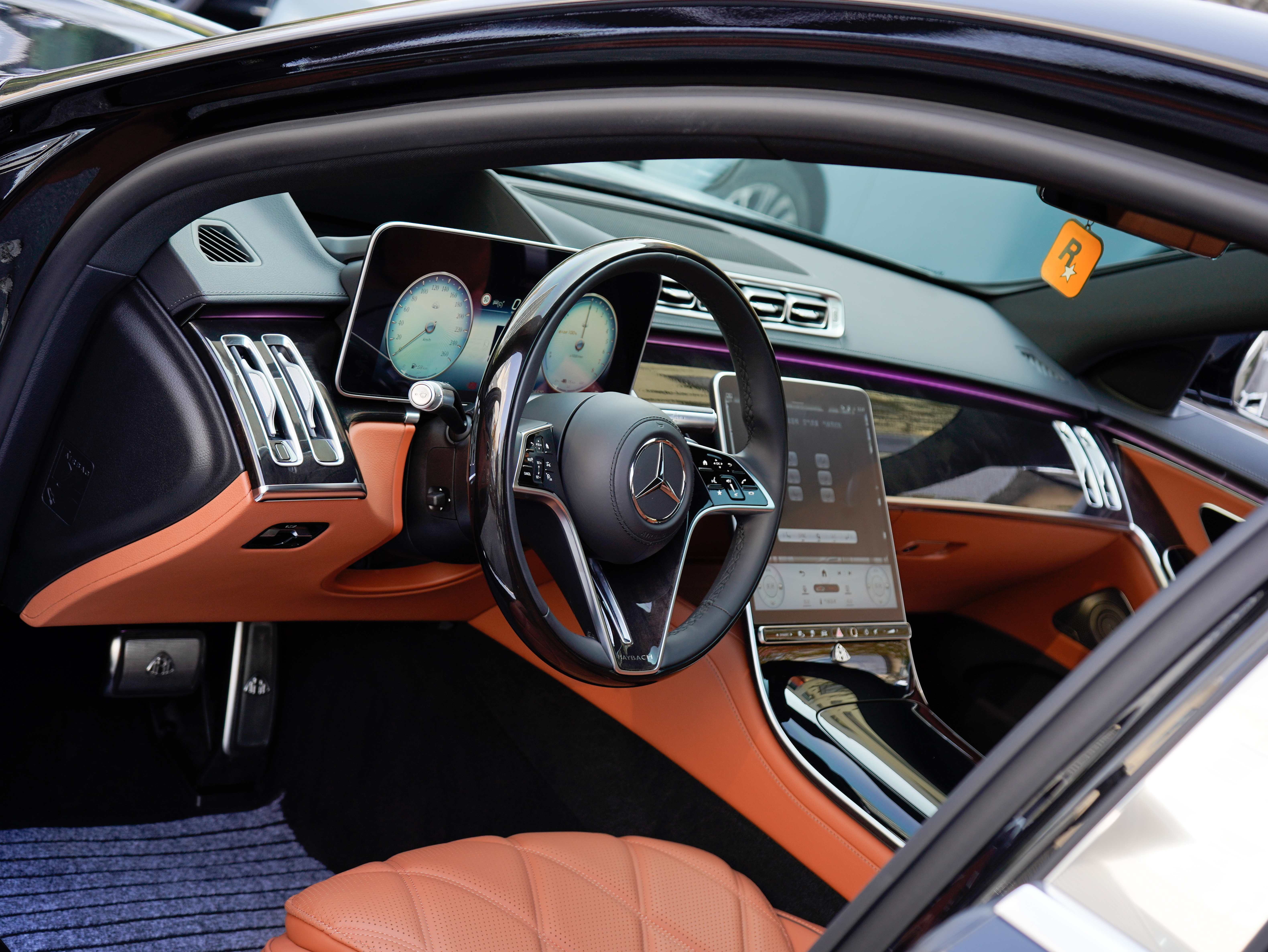 Mercedes-Benz Maybach S Class New Energy 2025 car image #11