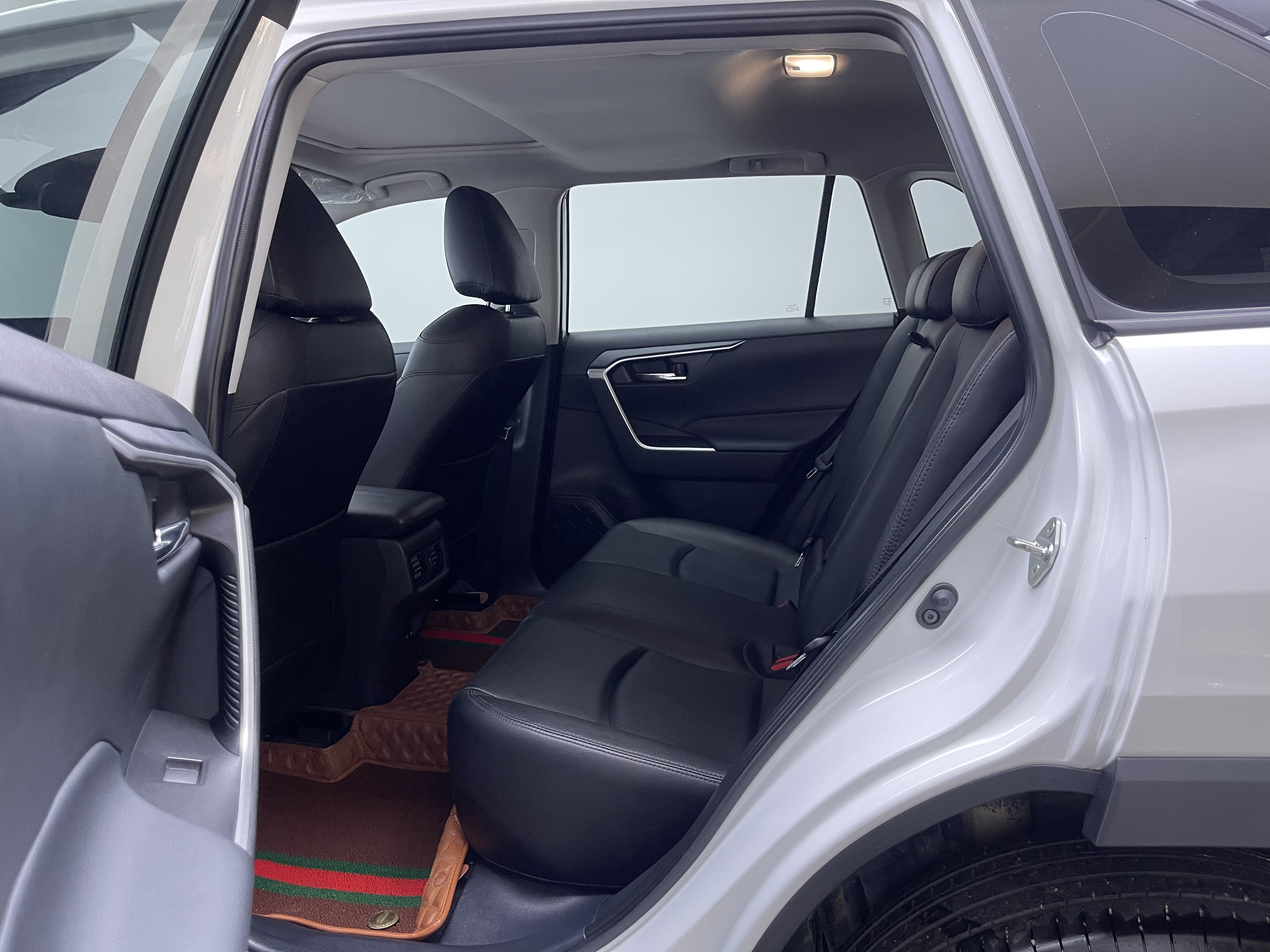 Toyota RAV4 2024 car image #11