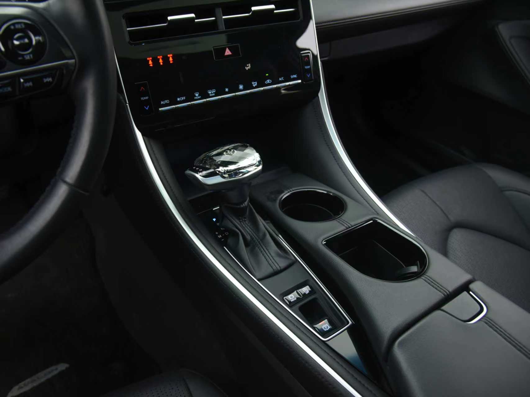 Toyota Avalon 2023 car image #11